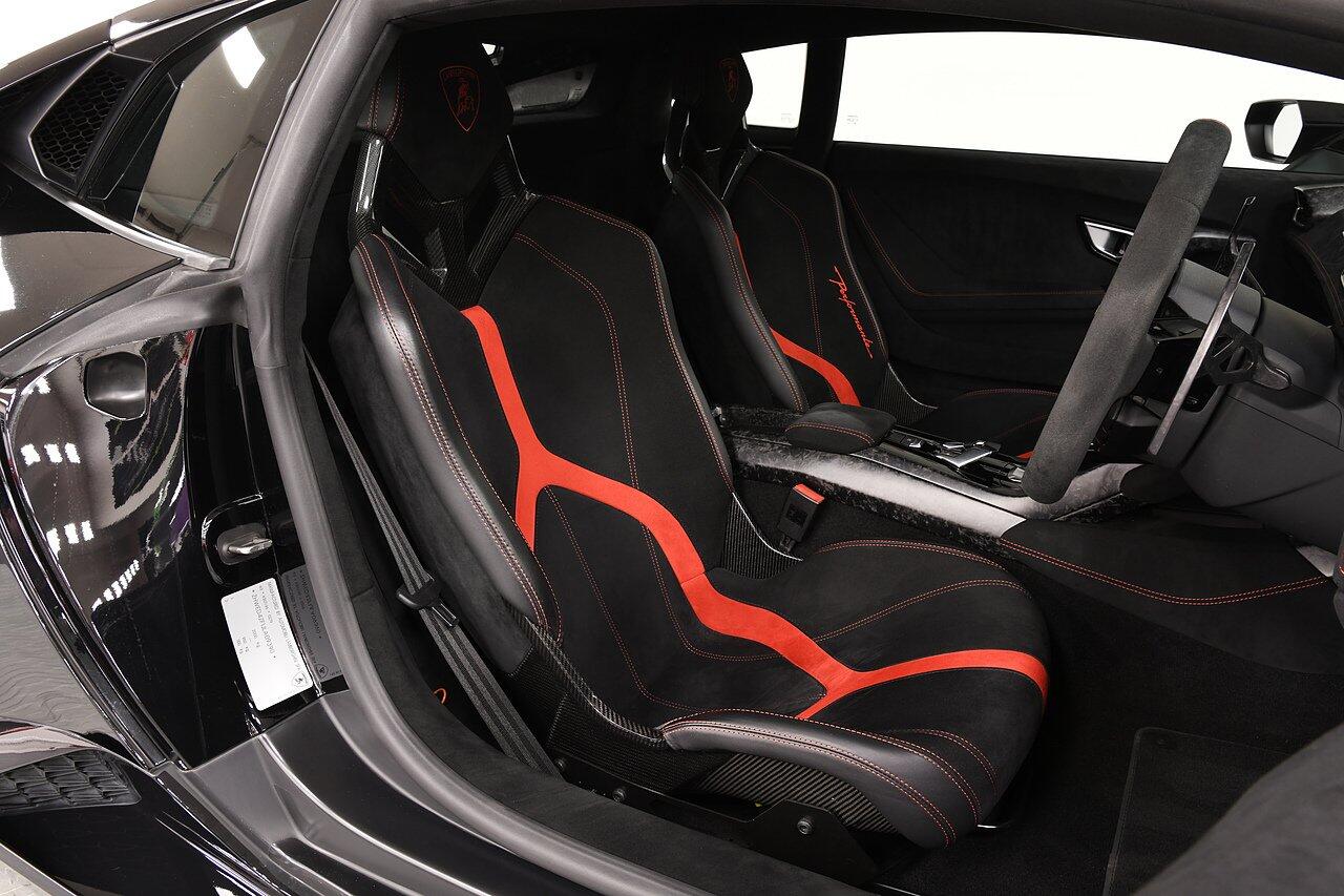 Lamborghini Huracan view 7
