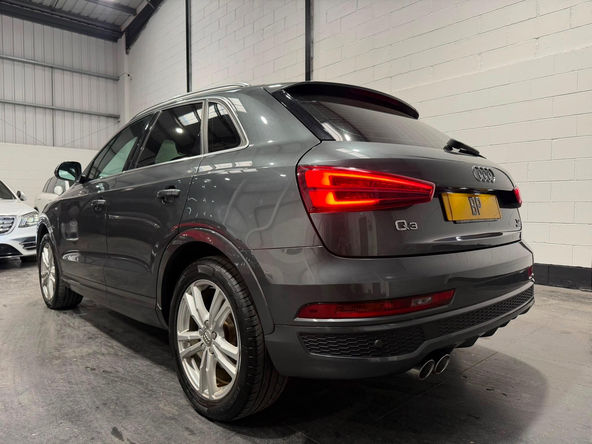 Audi Q3 view 4