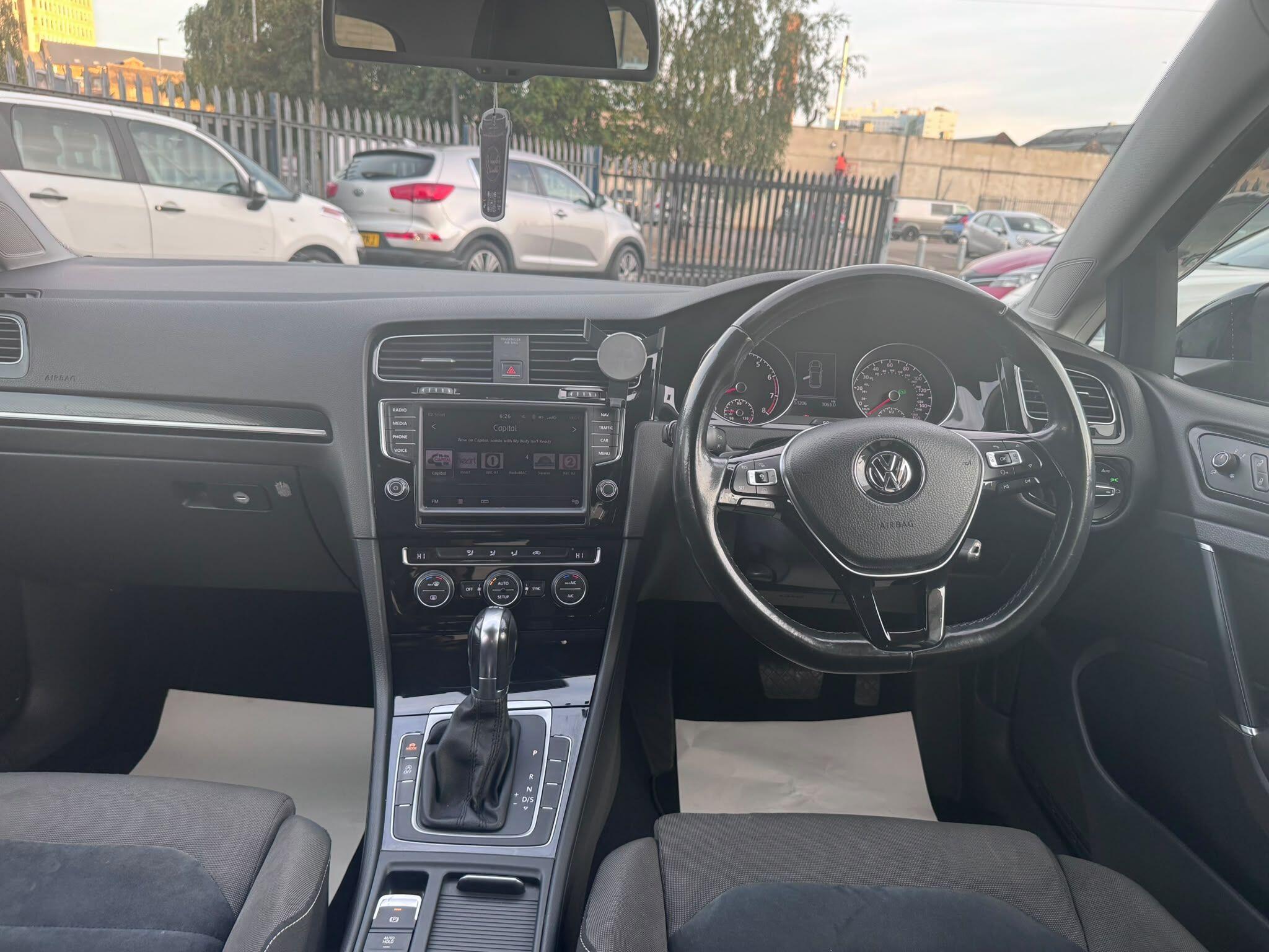 Volkswagen Golf view 11