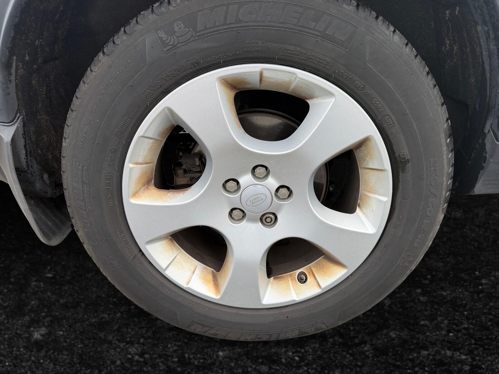 Land Rover Discovery Sport view 12