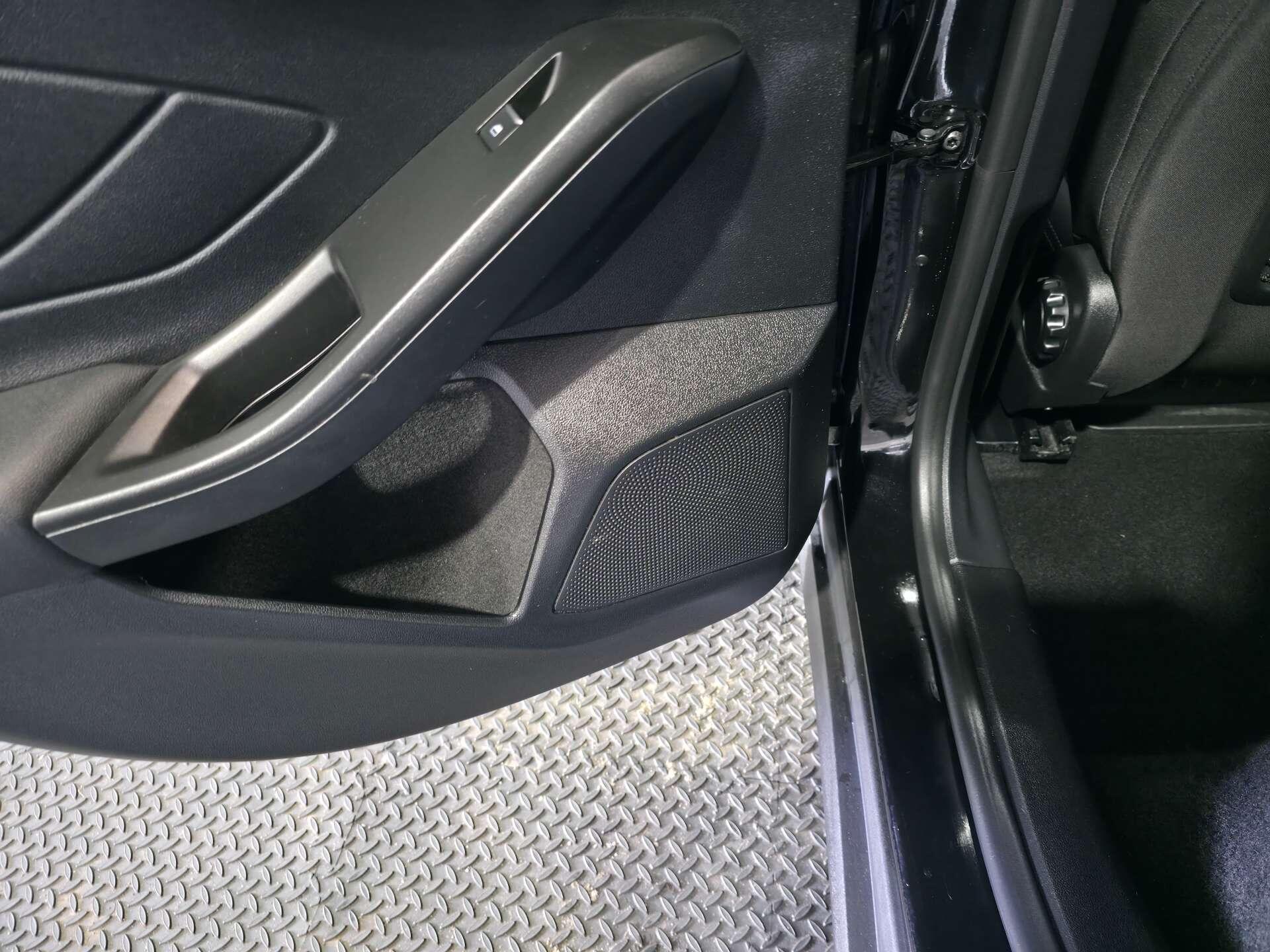 Ford Focus view 59