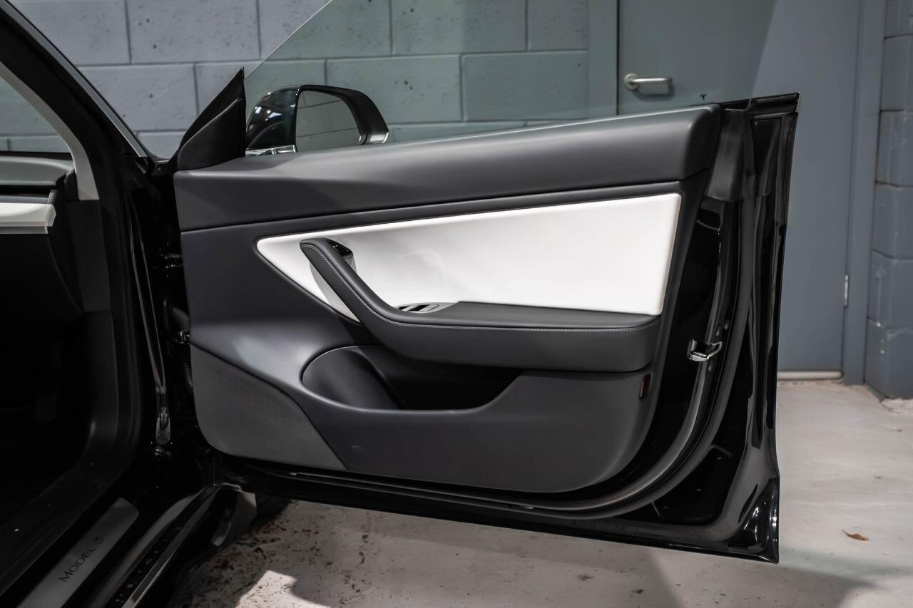 Tesla Model 3 view 9