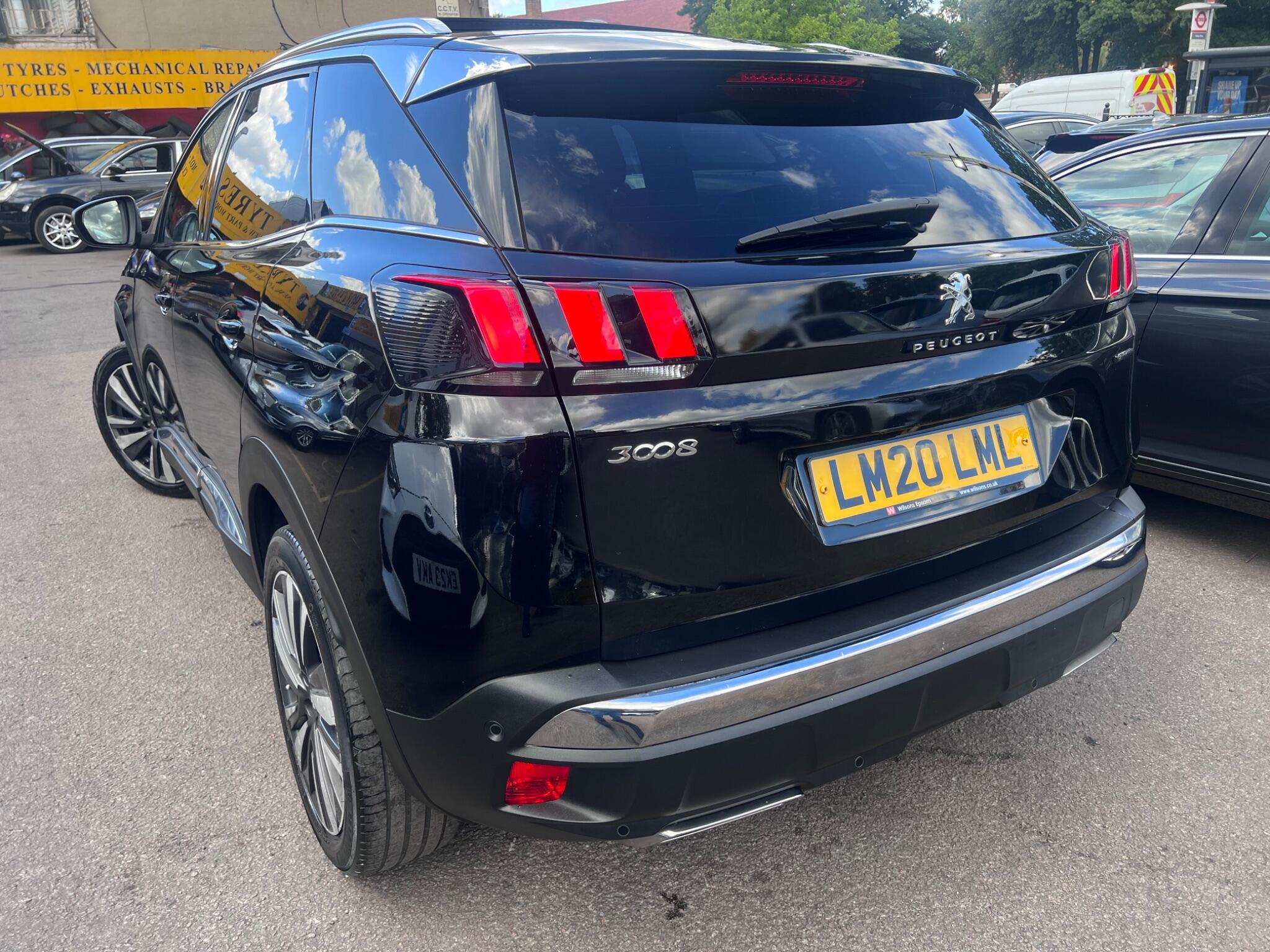 Peugeot 3008 view 11