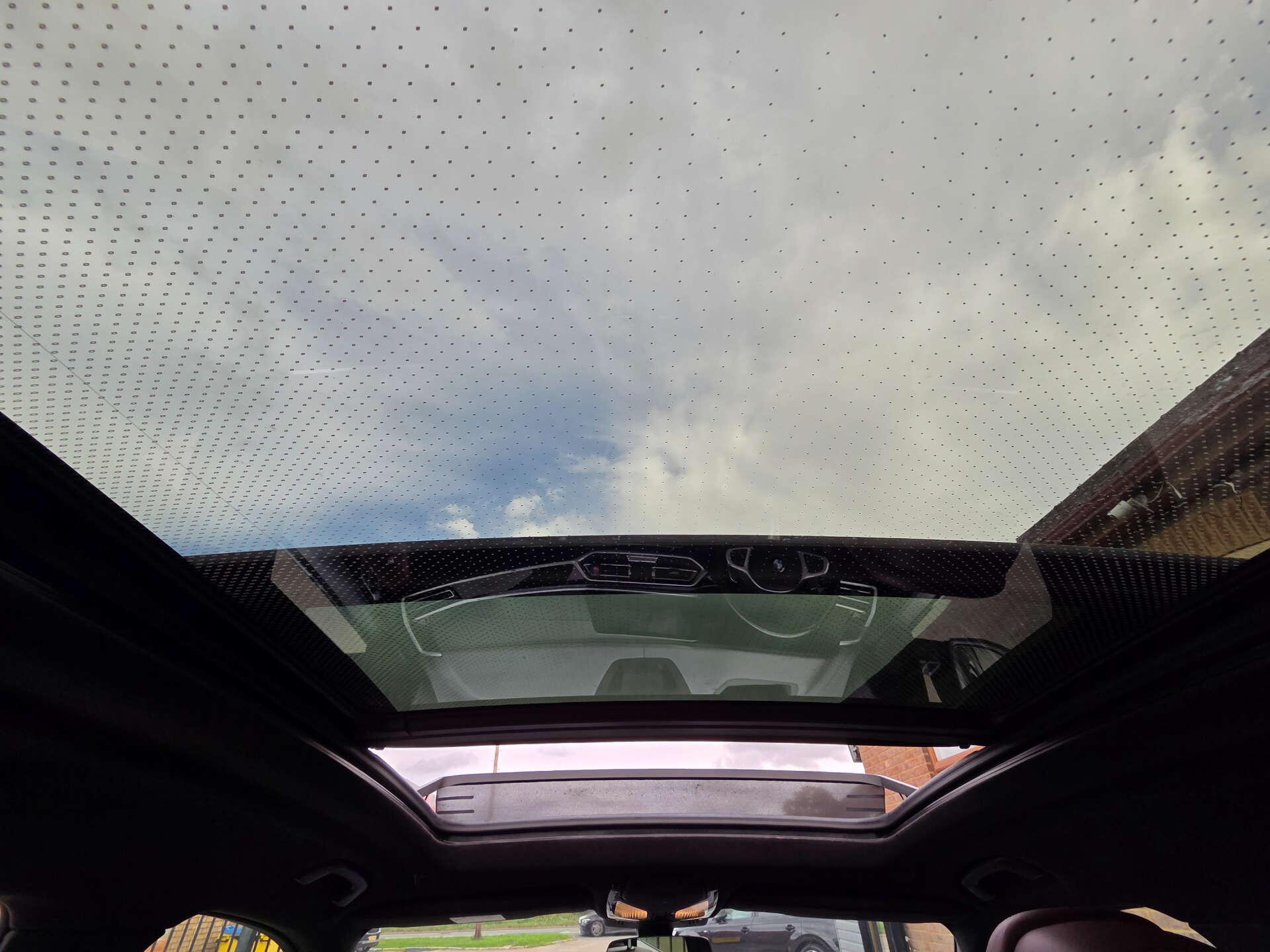 BMW X7 view 33
