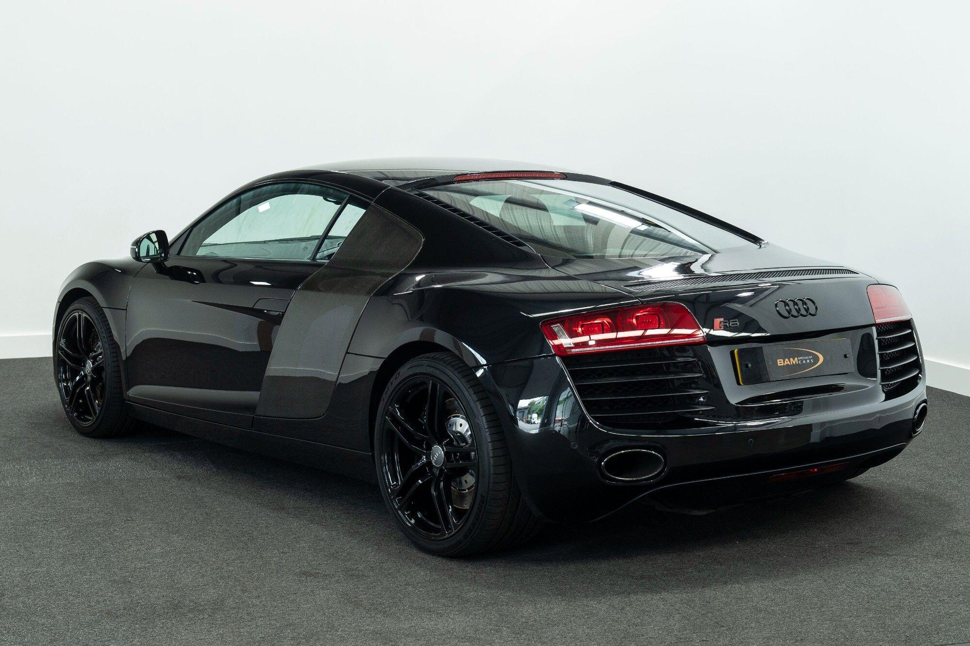 Audi R8 view 2