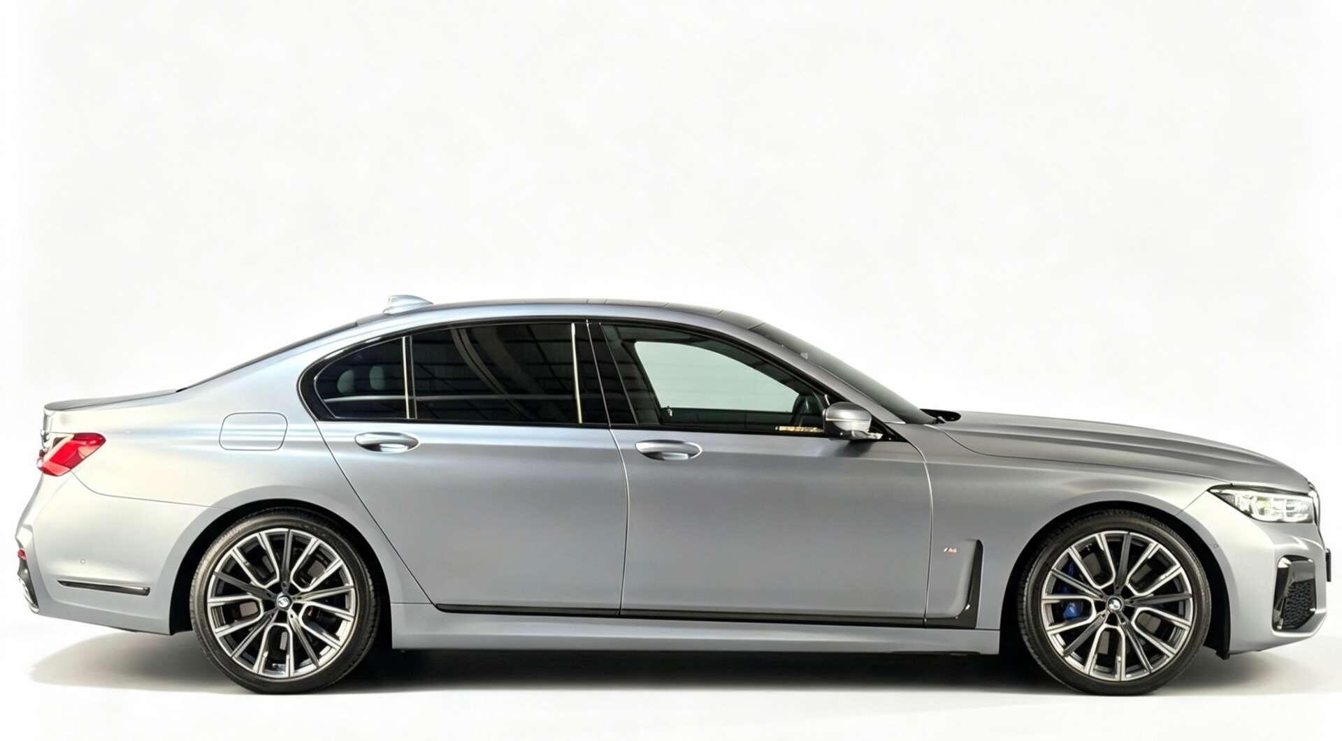 BMW 7 Series view 12