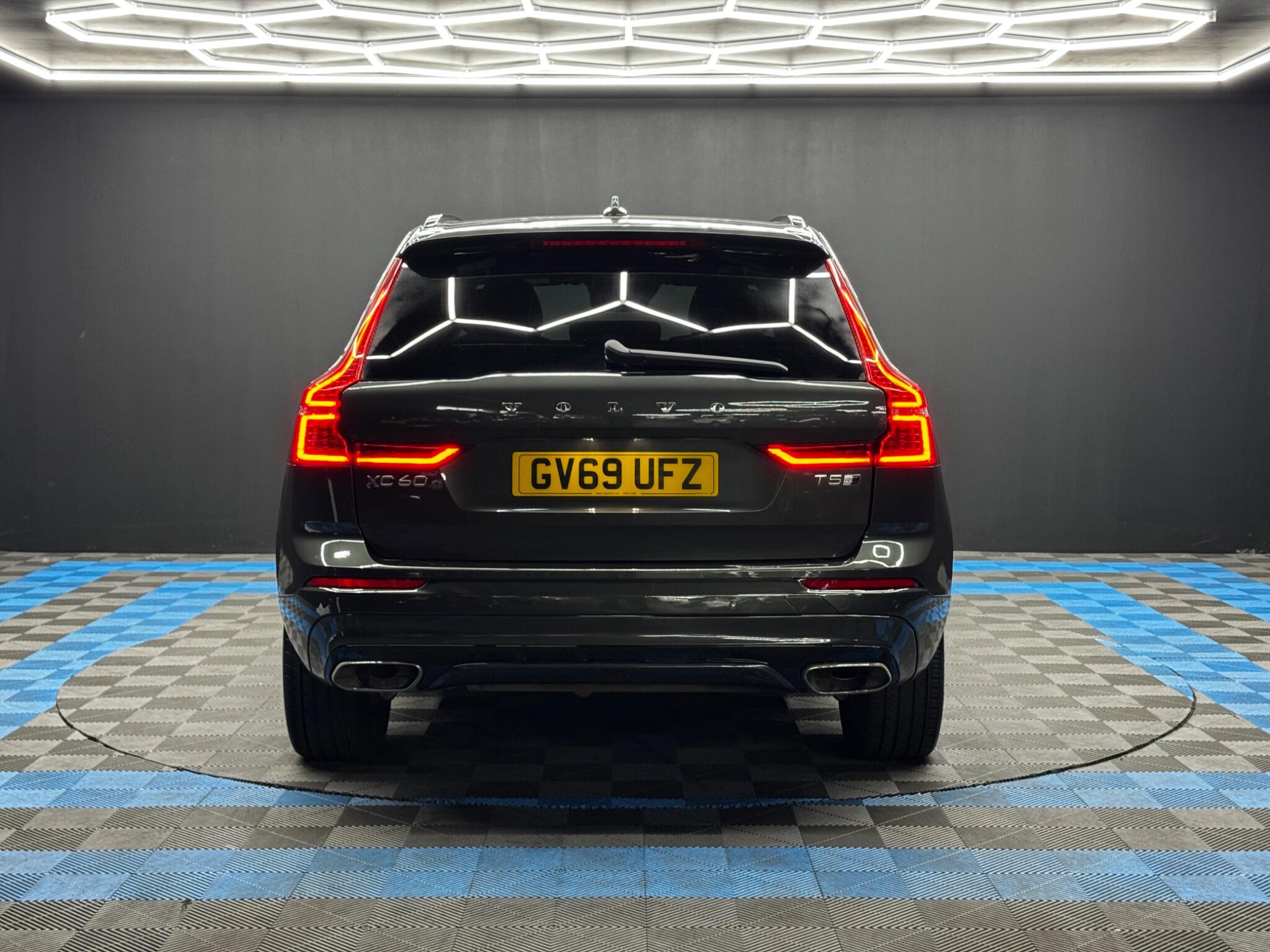 Volvo XC60 view 6