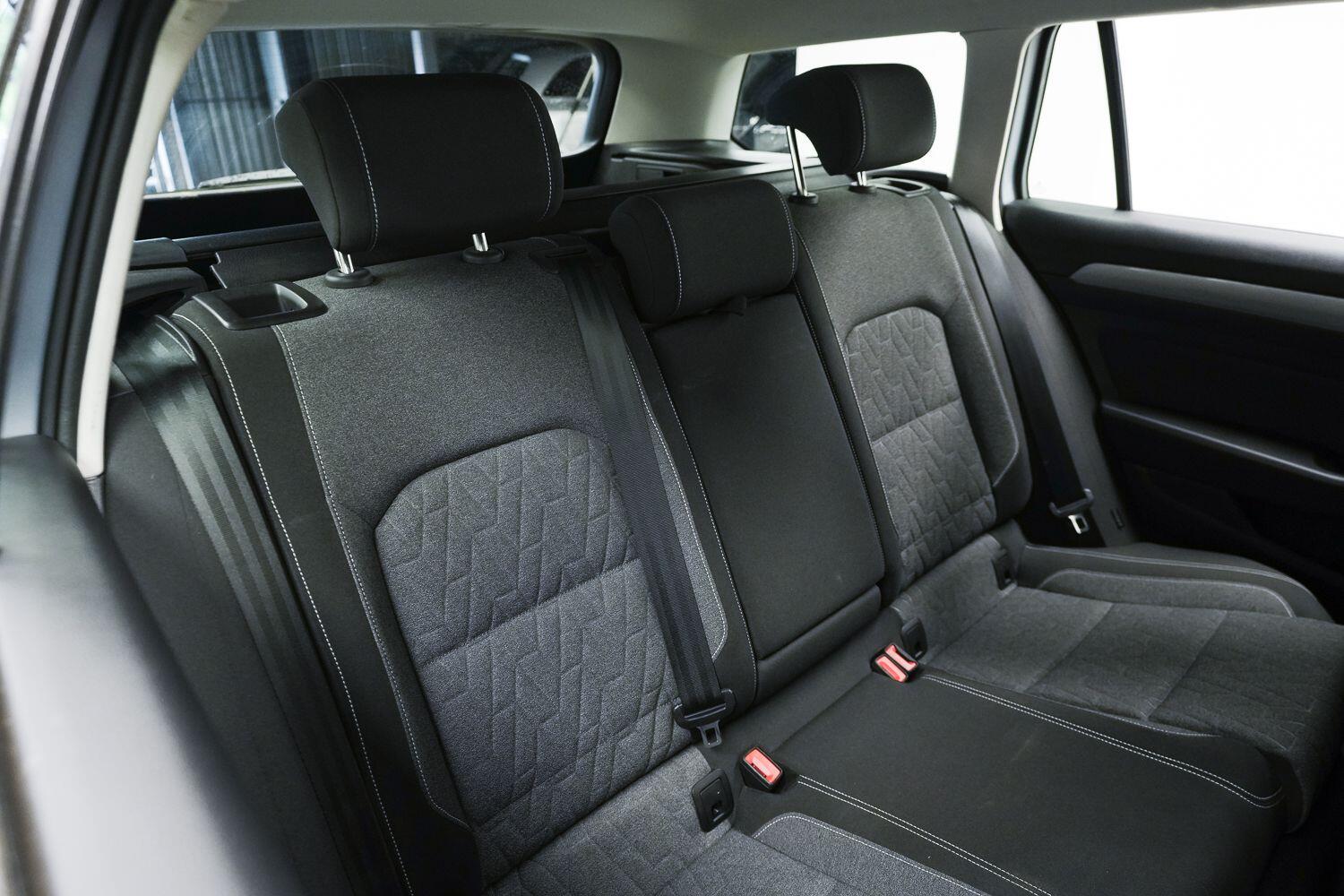 Volkswagen Passat view 10