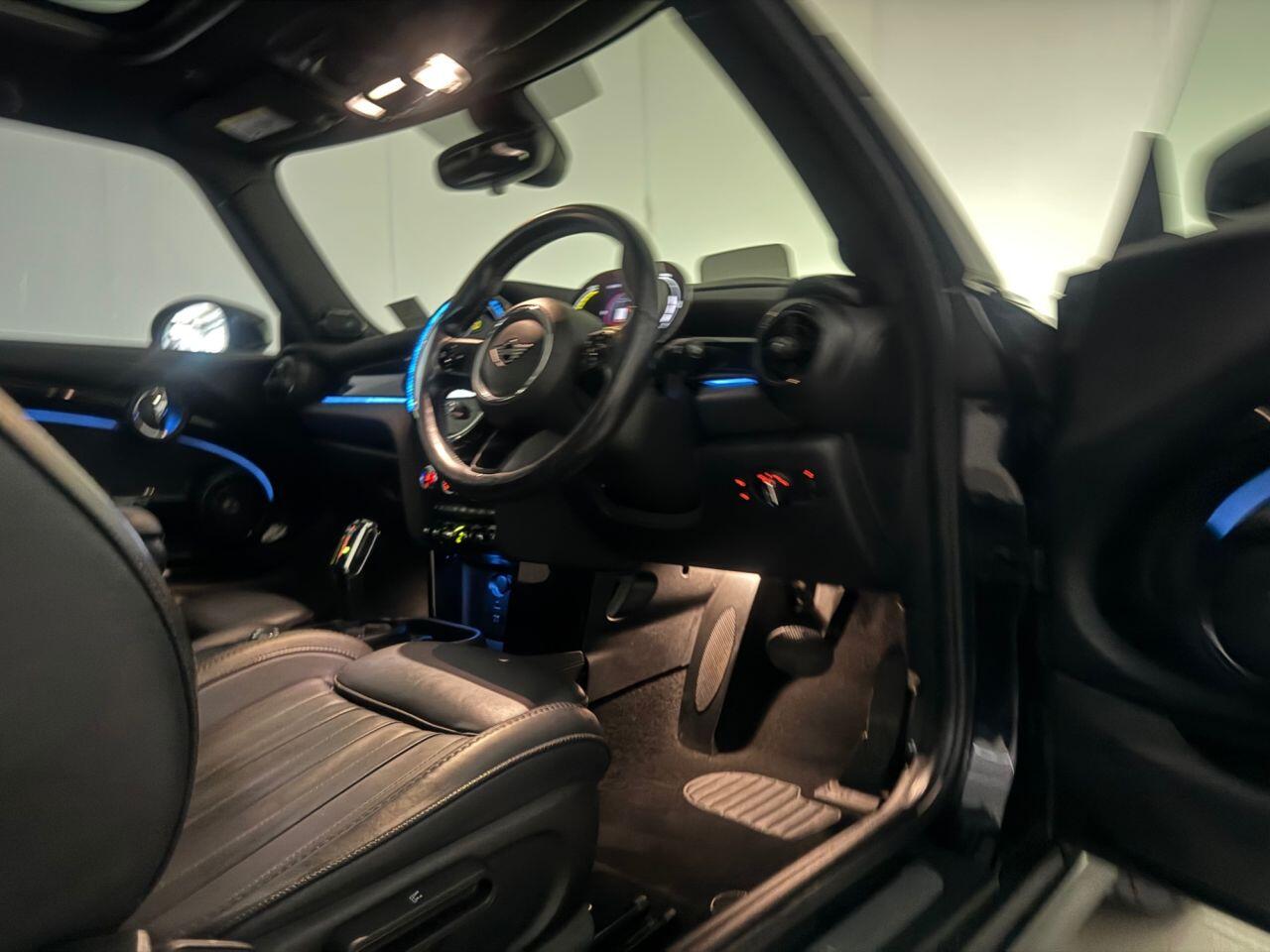 Mini Electric Hatch view 25