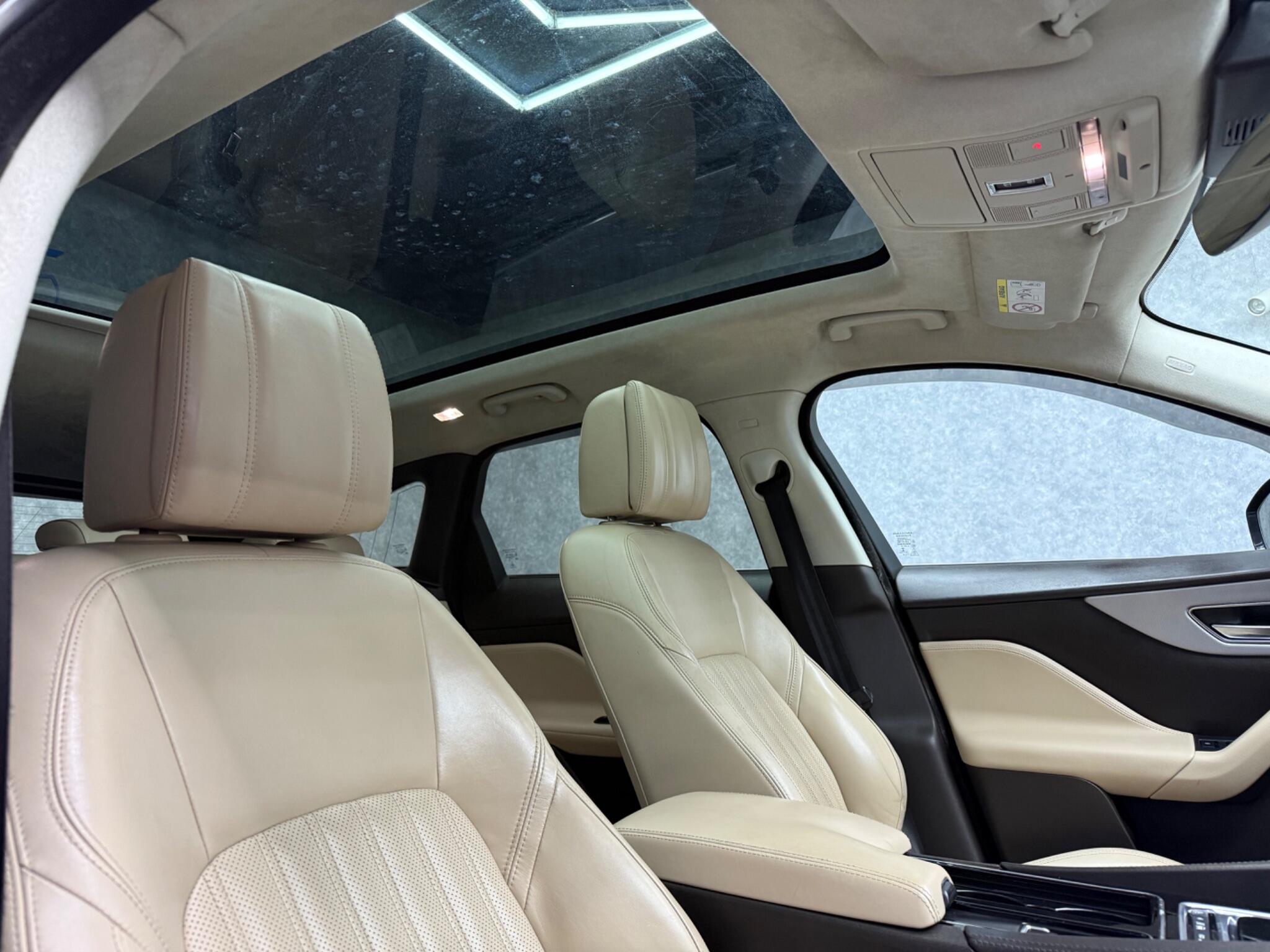 Jaguar F-Pace view 9