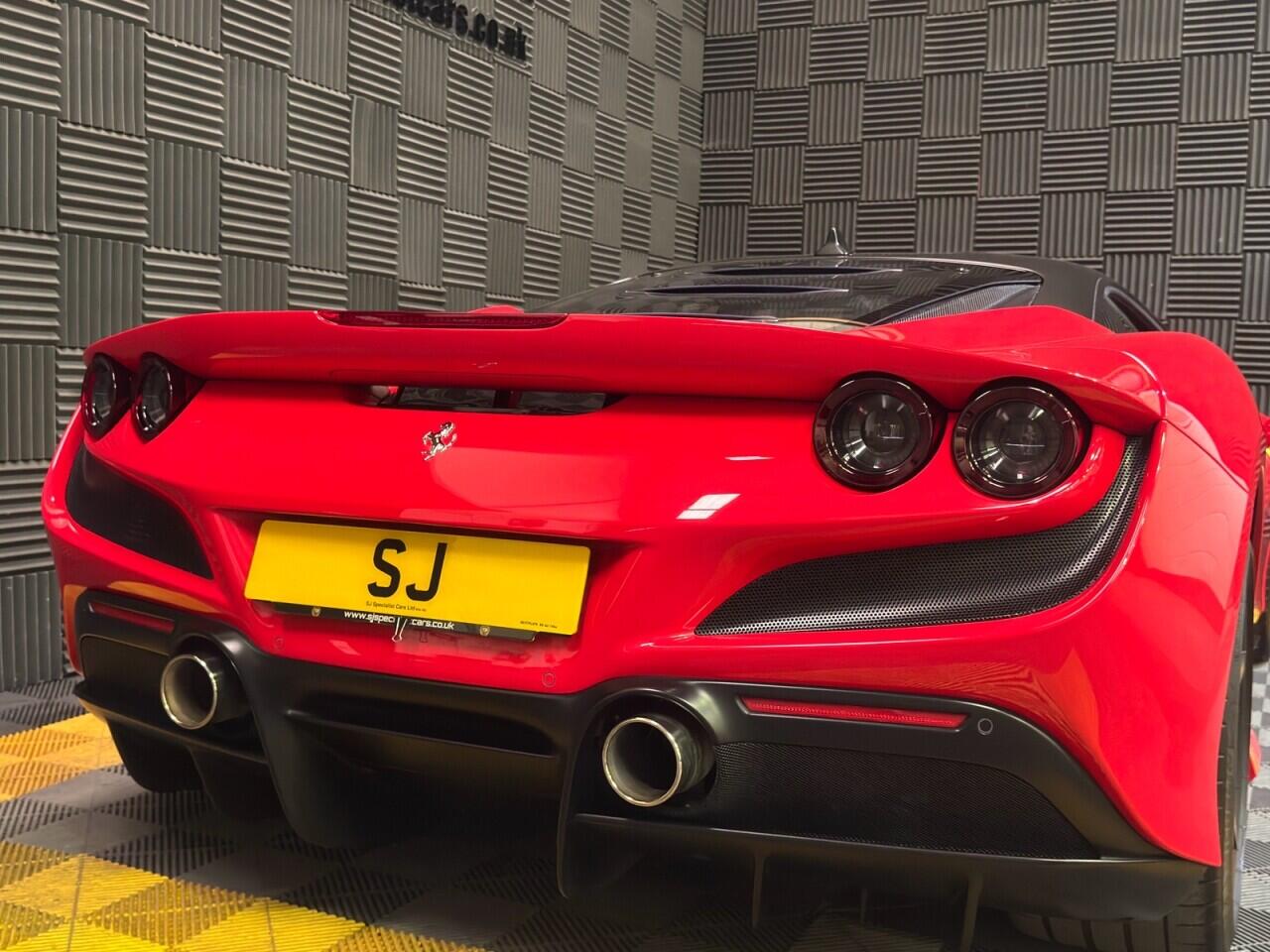 Ferrari F8 Tributo view 9