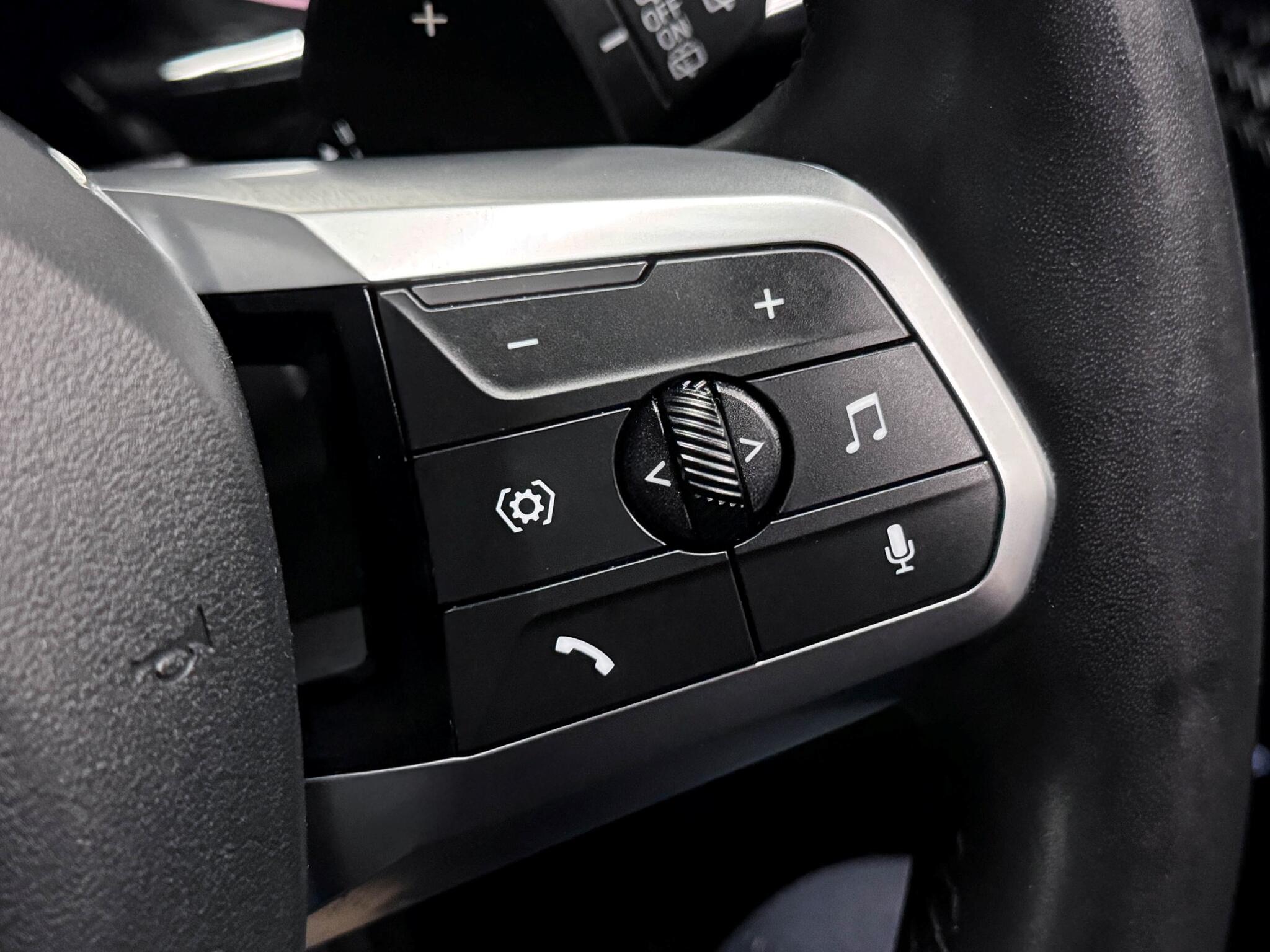 BMW 2 Series Active Tourer view 30
