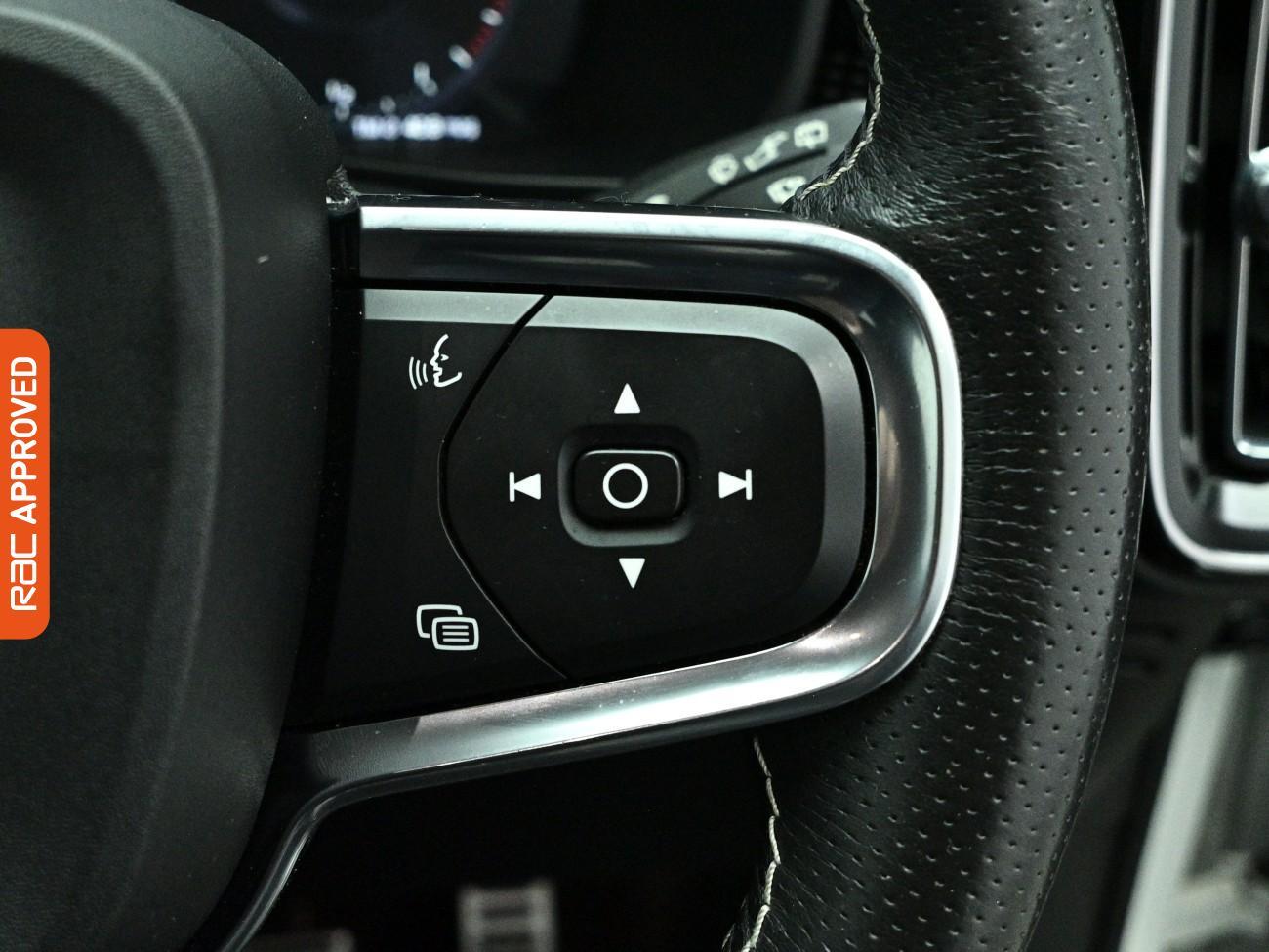 Volvo XC40 view 24