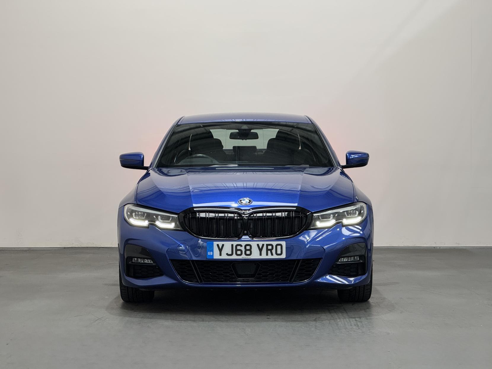 BMW 3 Series view 3