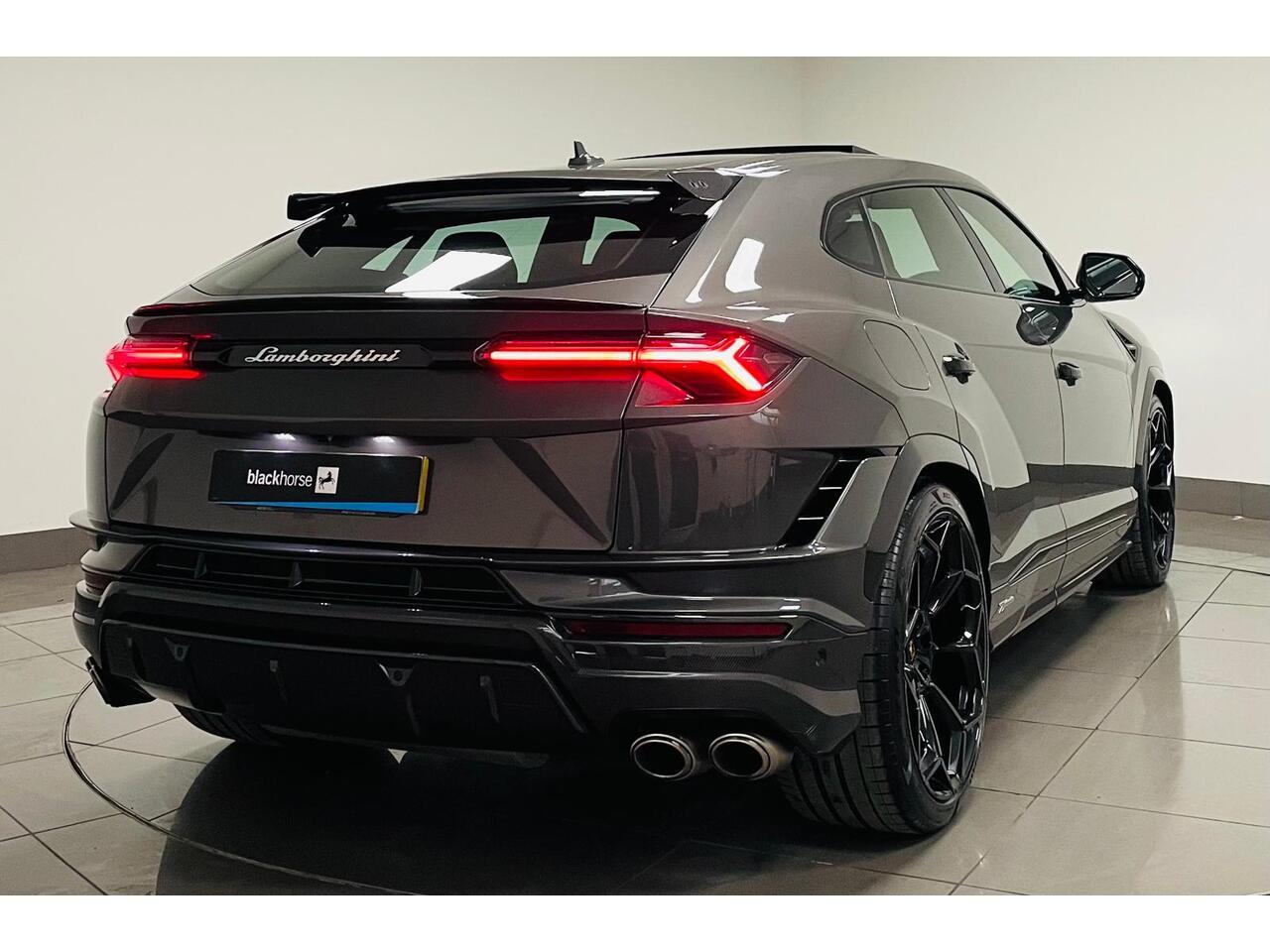 Lamborghini Urus view 9