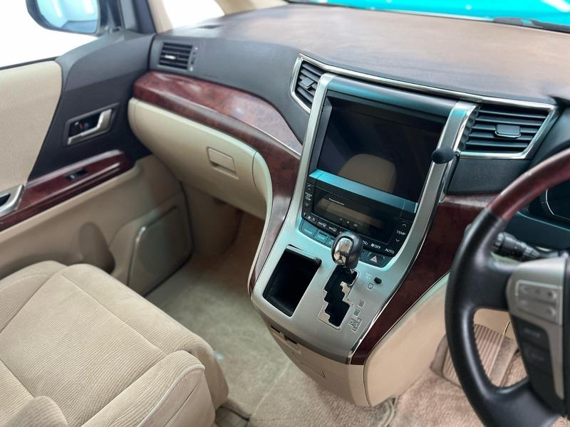 2009 Toyota Alphard image 21