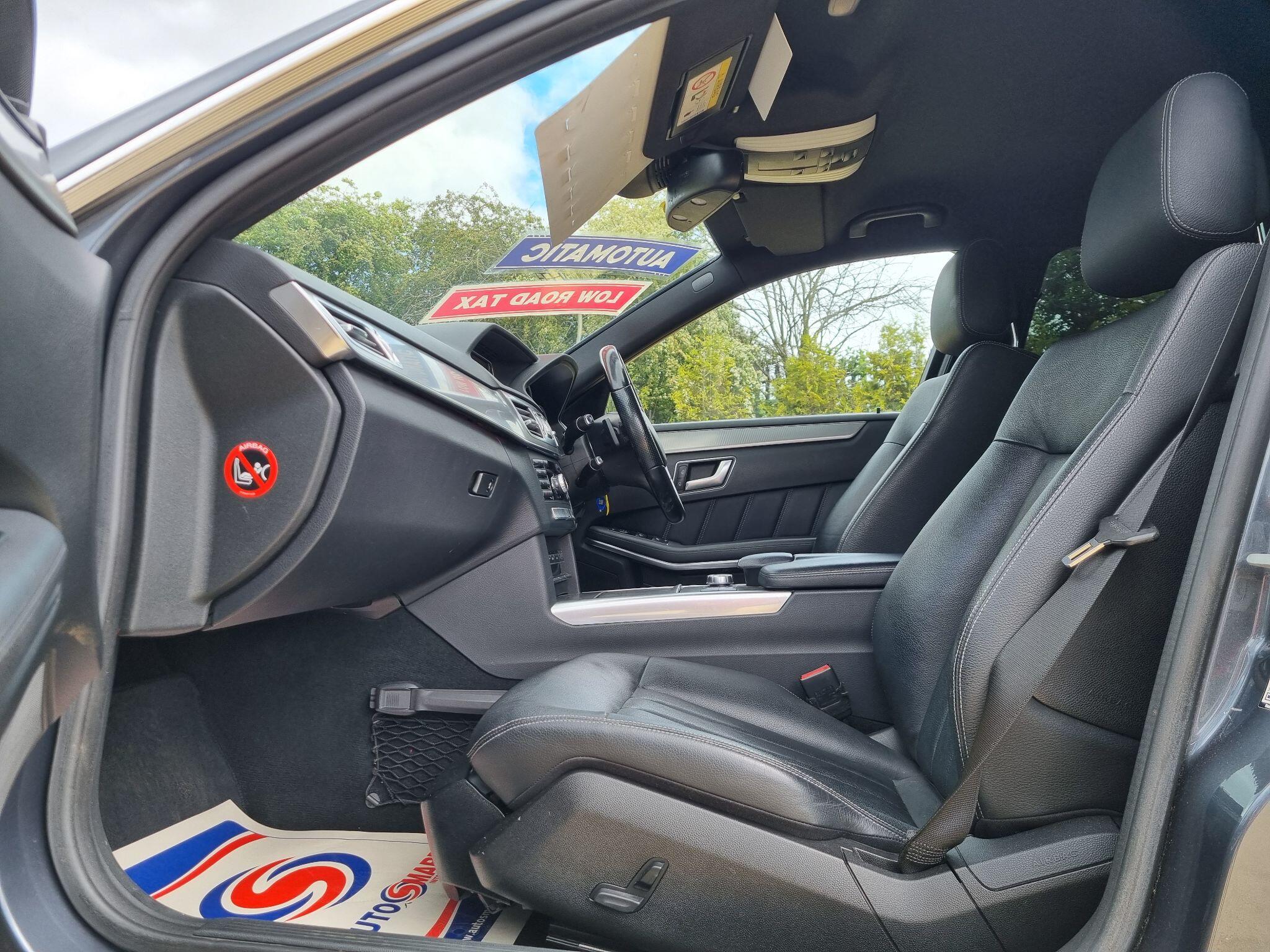 Mercedes-Benz E Class view 41