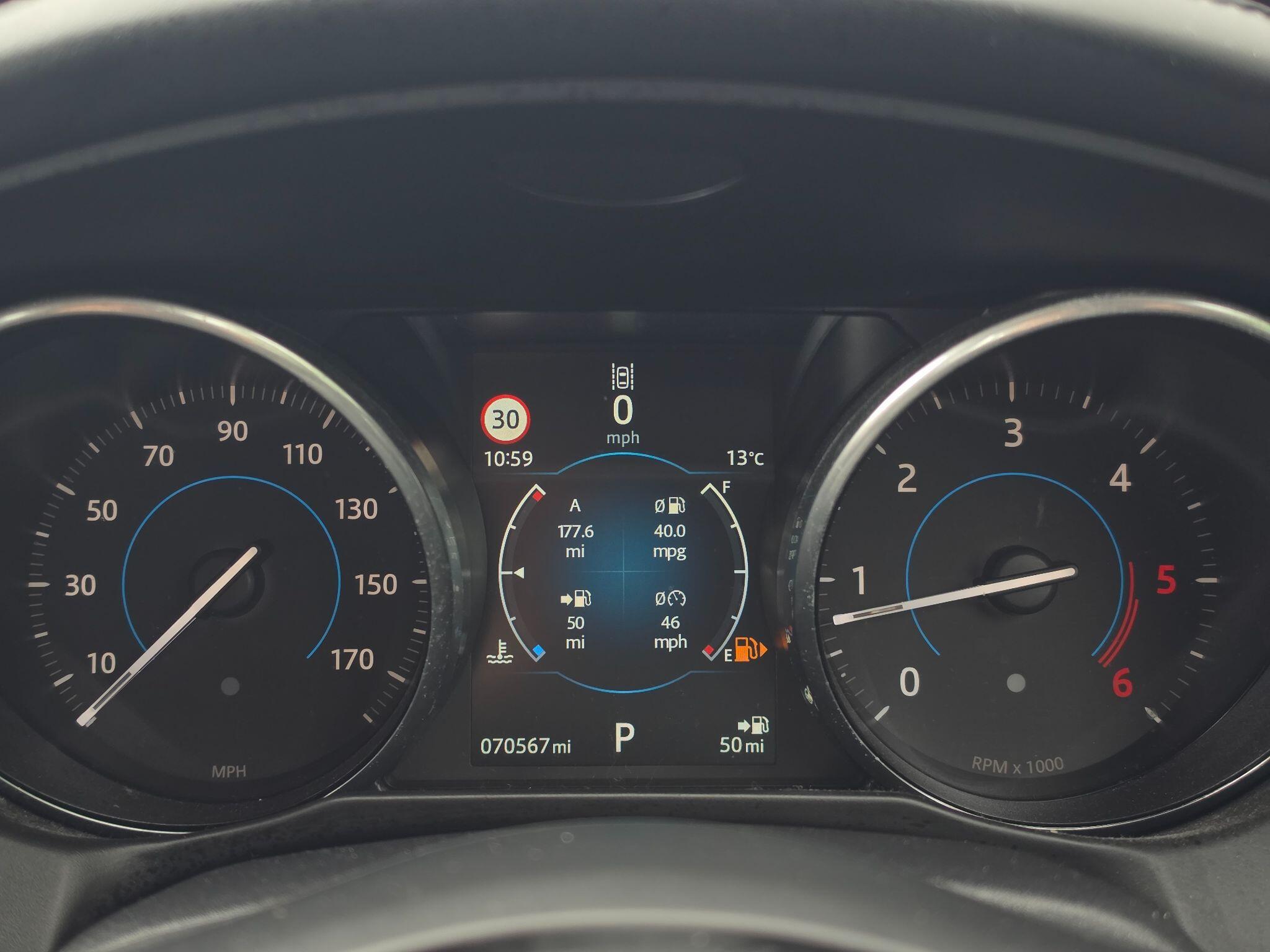 Jaguar XF view 15