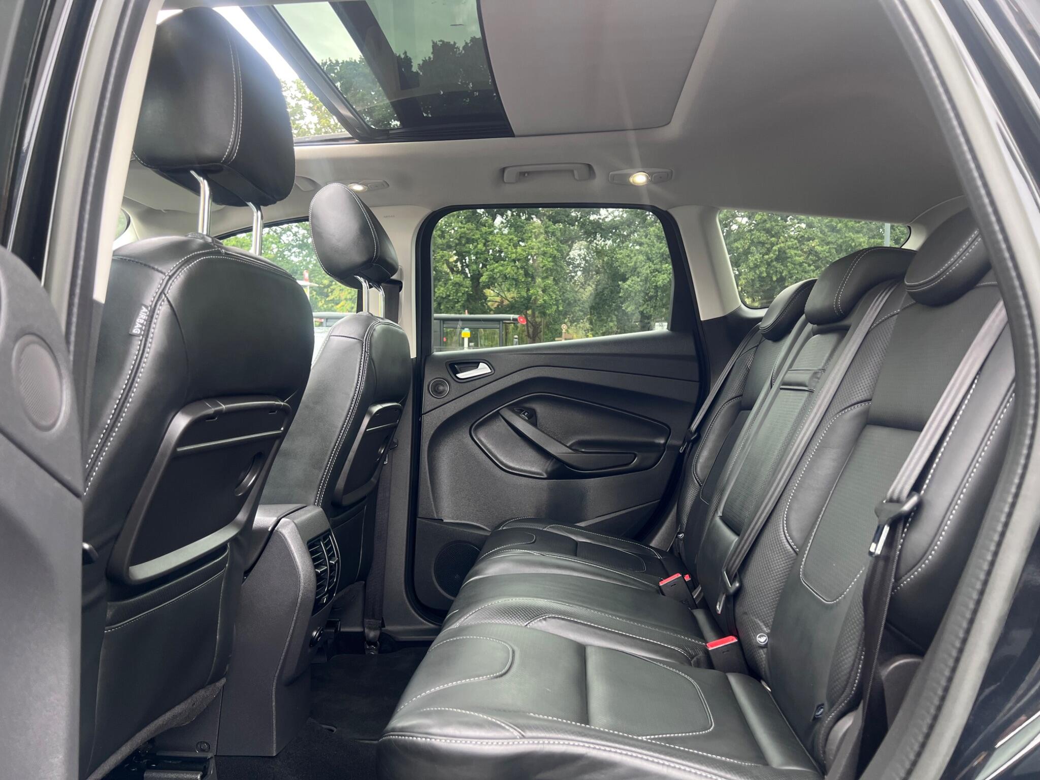 Ford Kuga view 32