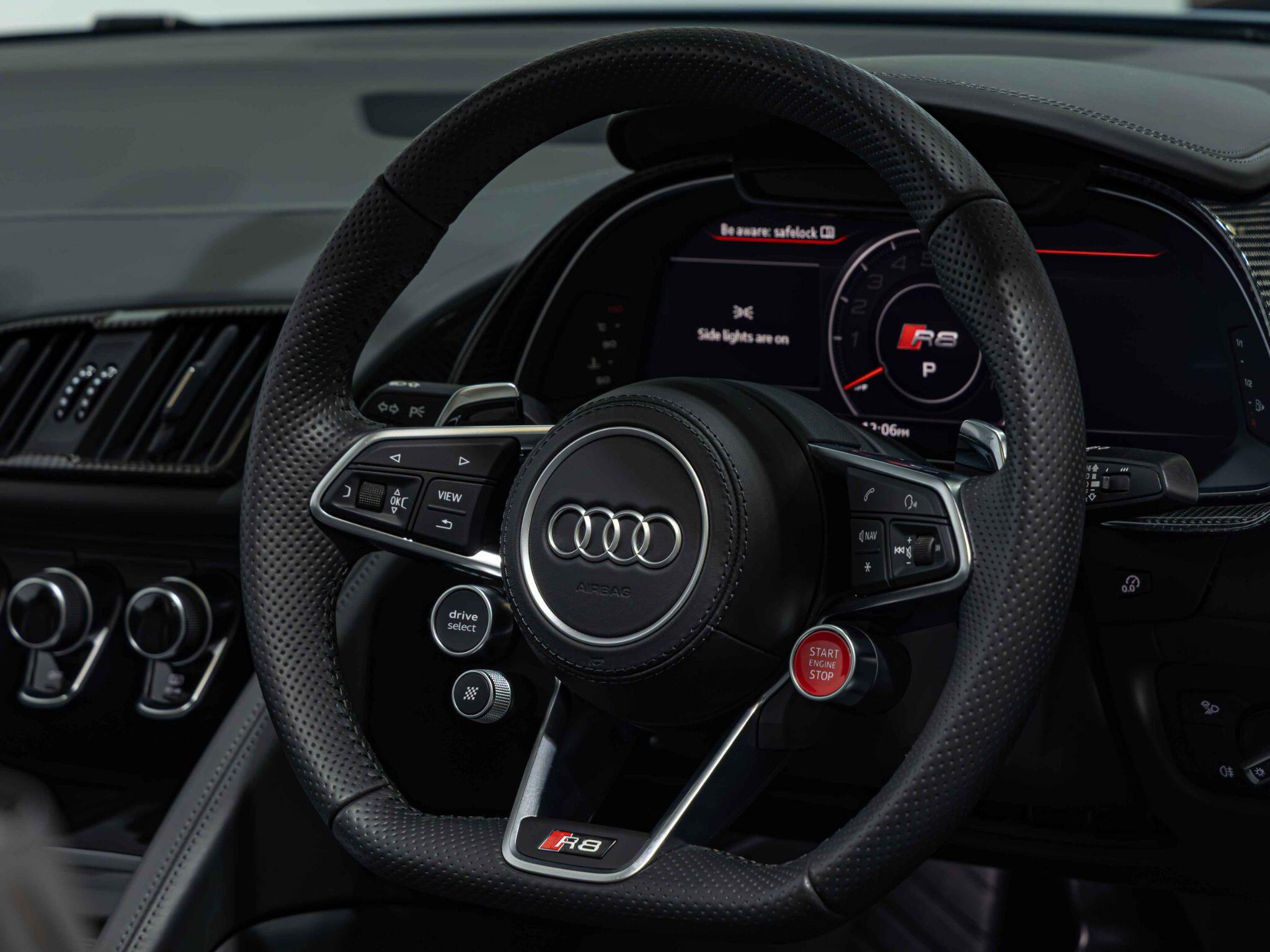 Audi R8 view 23