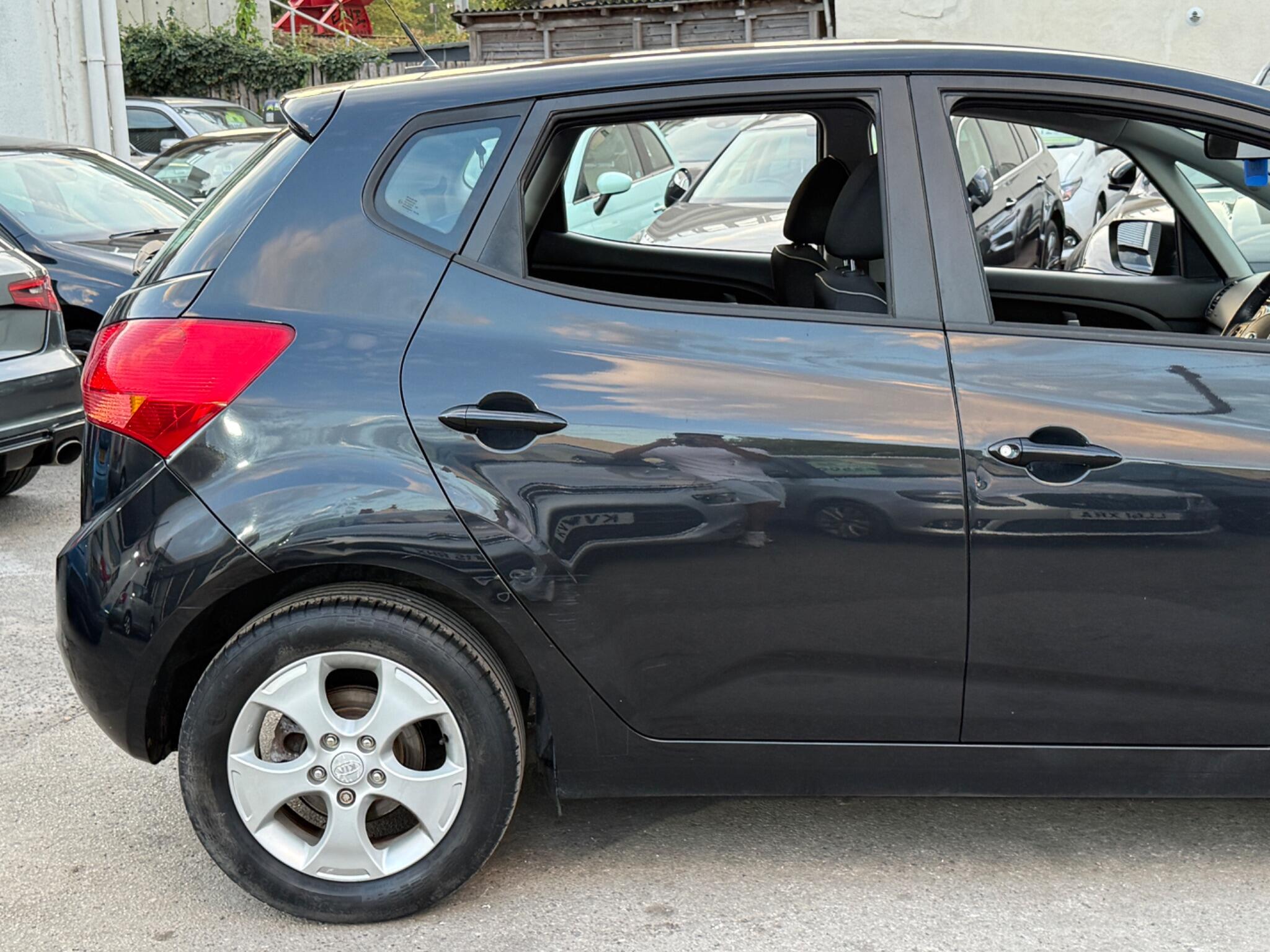 Kia Venga - Image 21