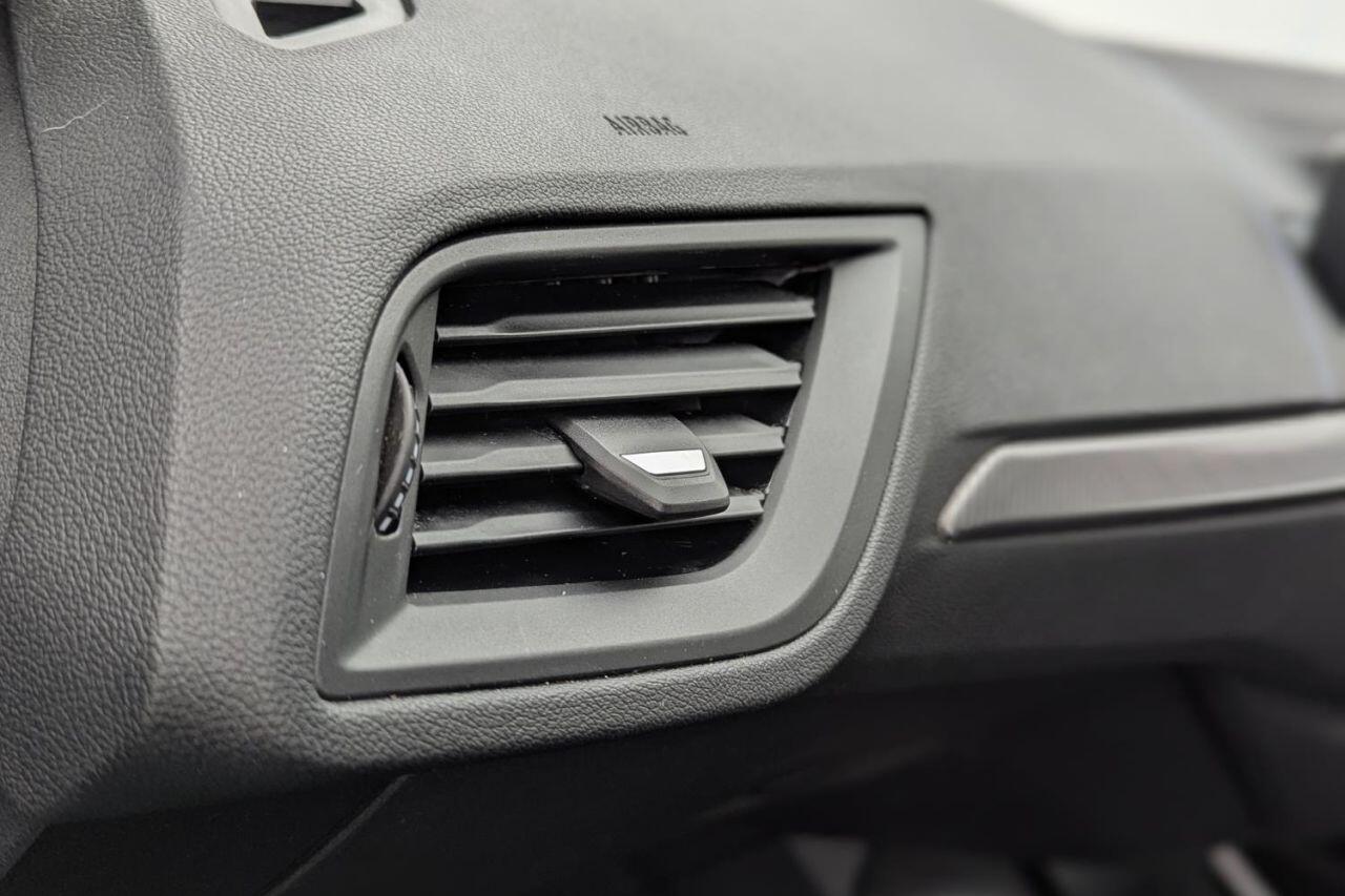 BMW 1 Series view 22