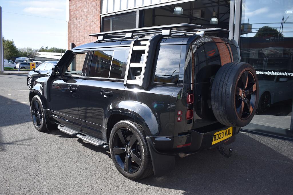 Land Rover Defender view 18