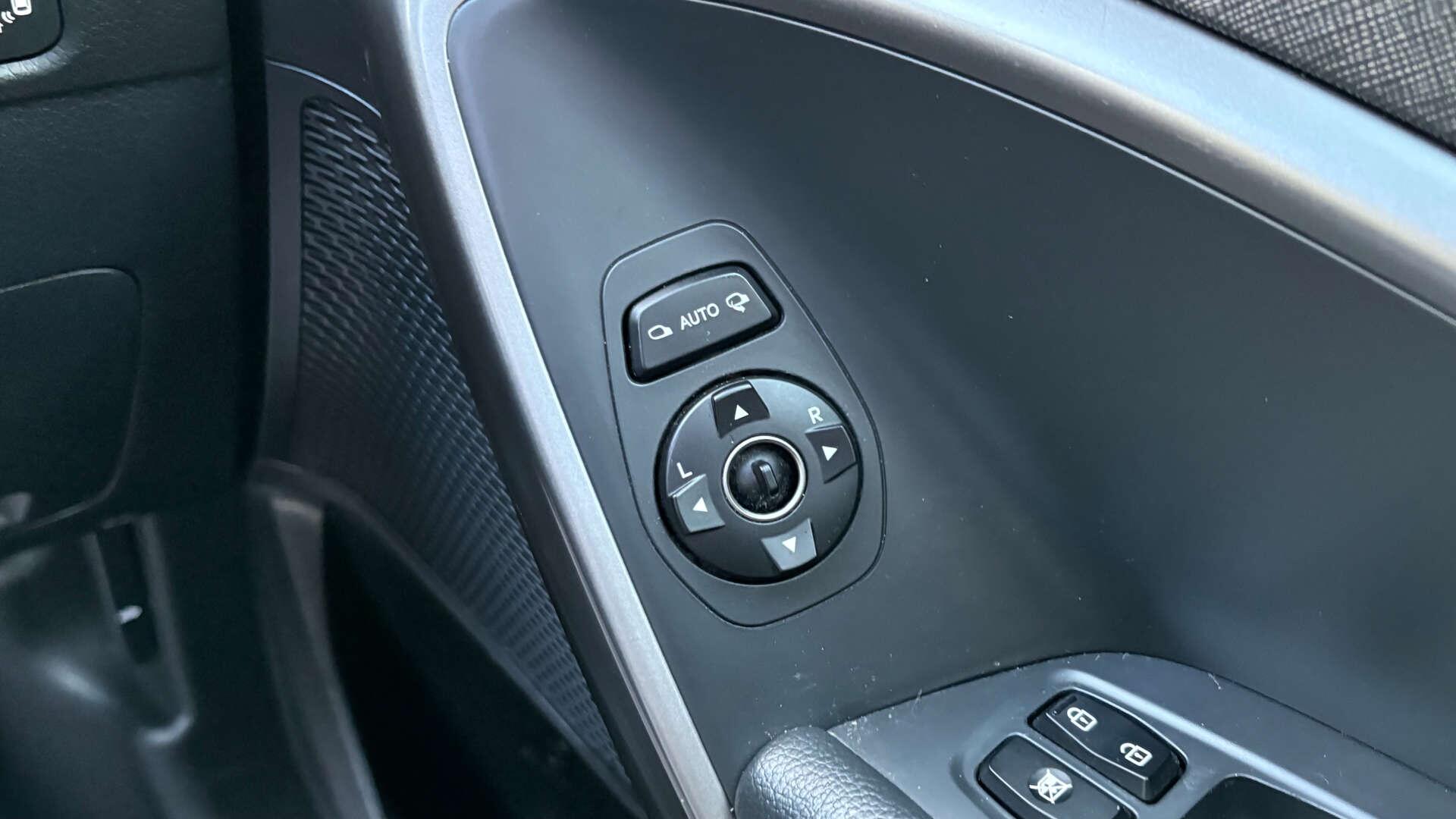 Hyundai Santa Fe view 25
