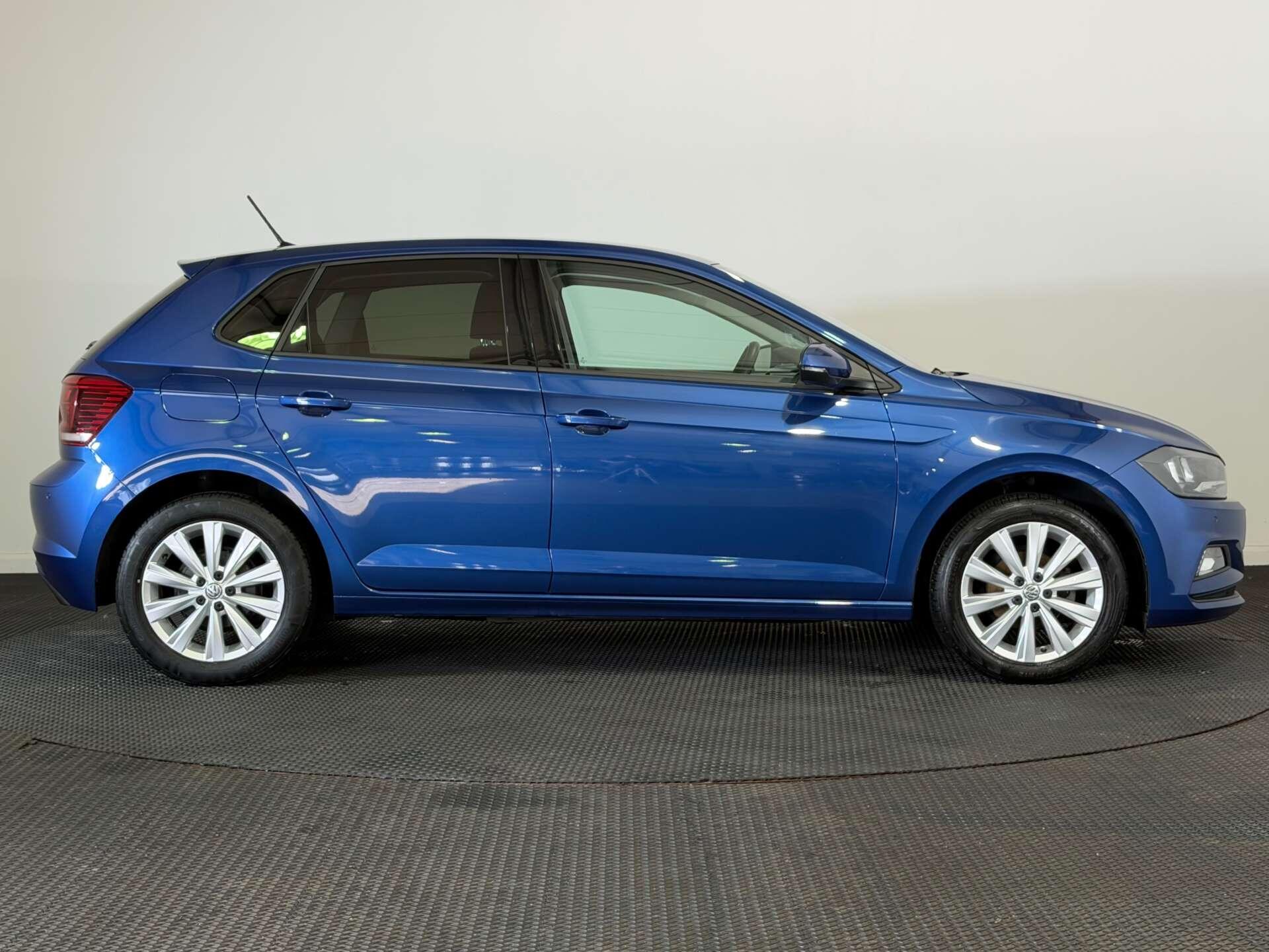 Volkswagen Polo view 8