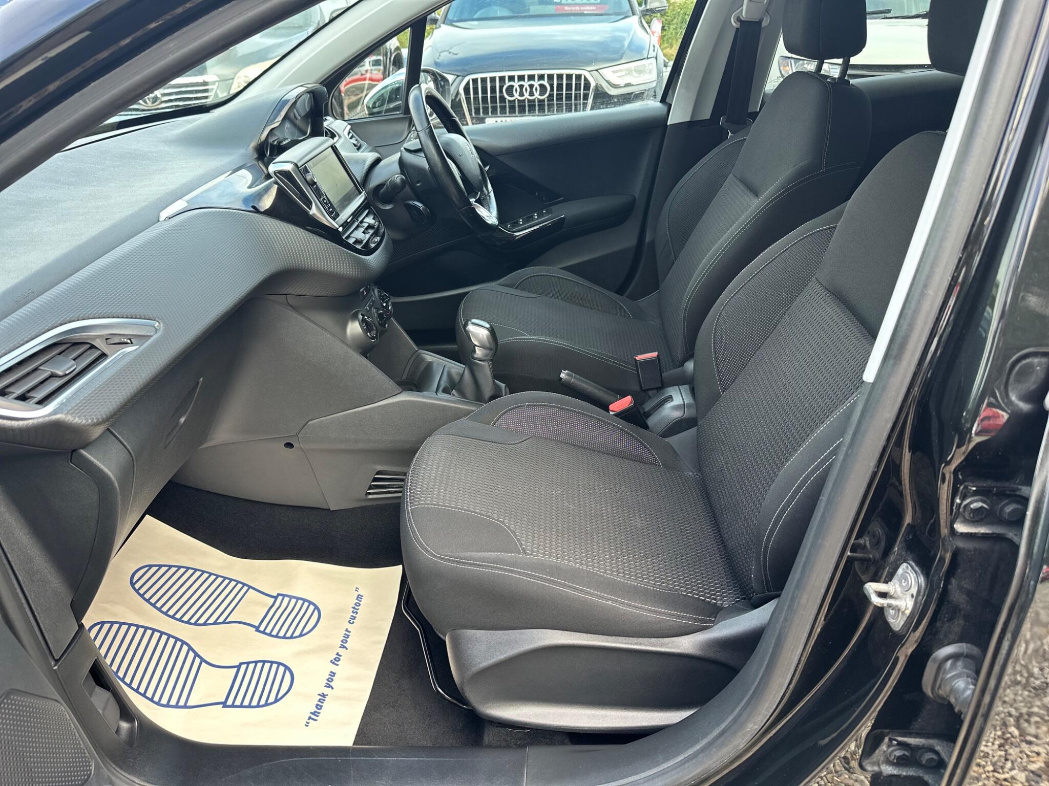 Peugeot 208 view 53