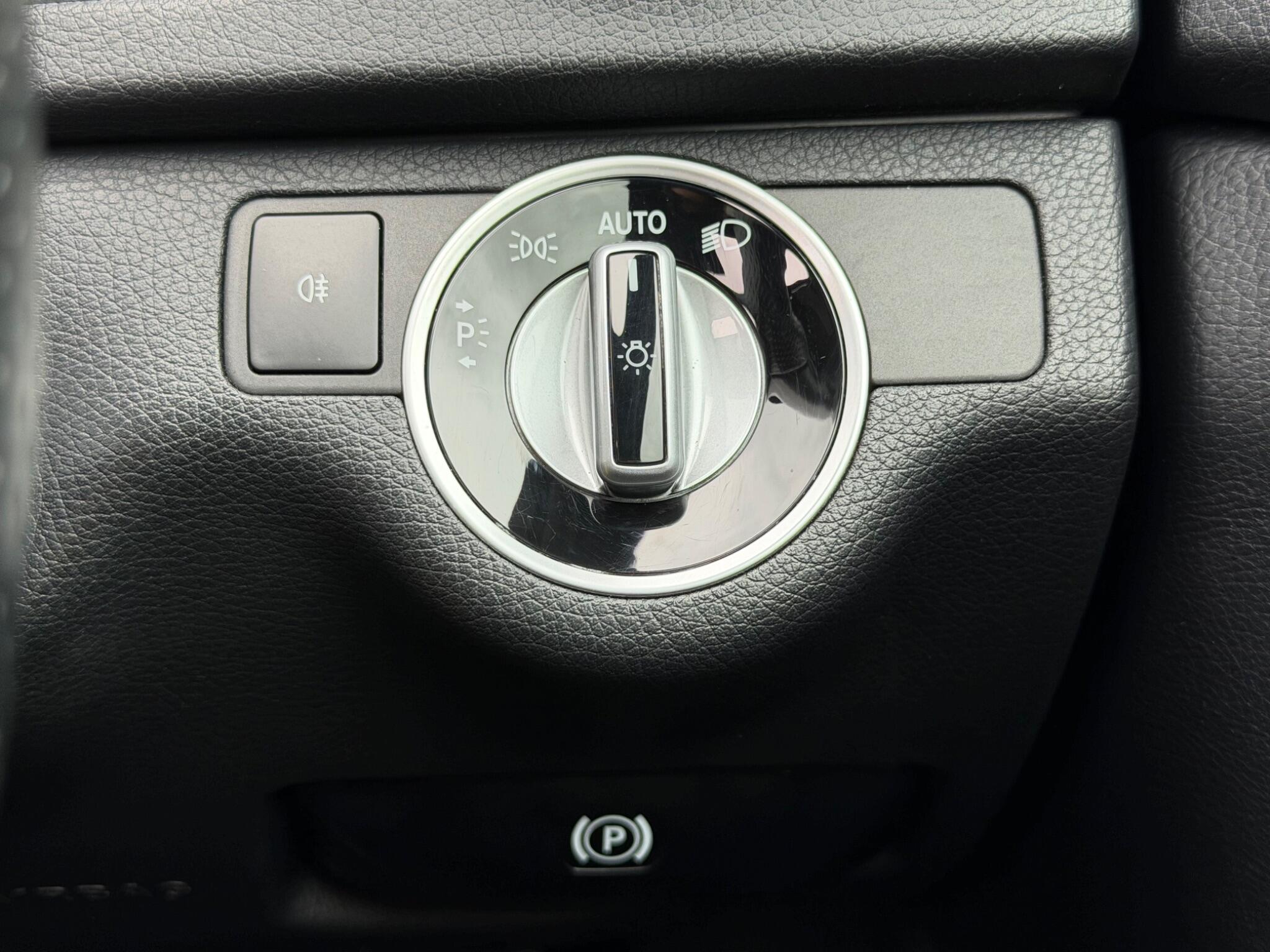 Mercedes-Benz C-Class view 52