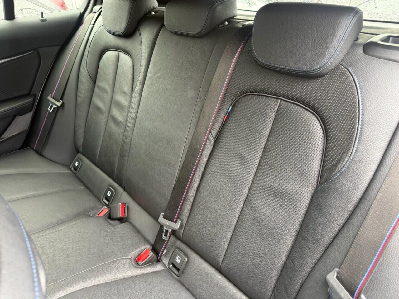 BMW 1 Series view 24