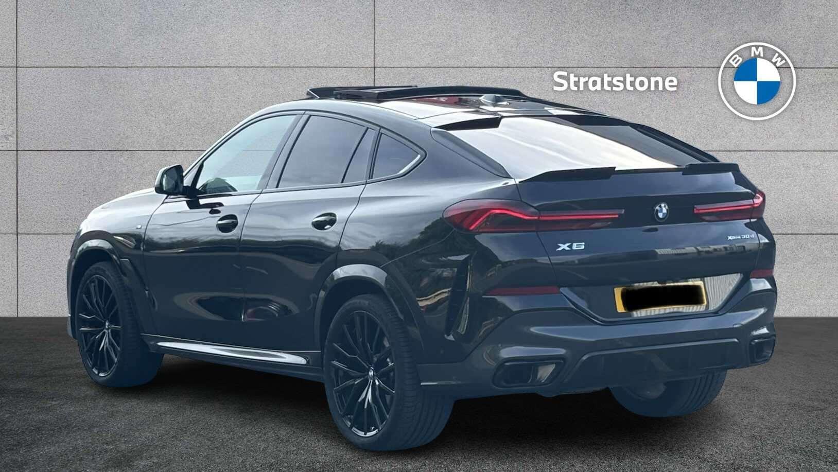 BMW X6 view 2