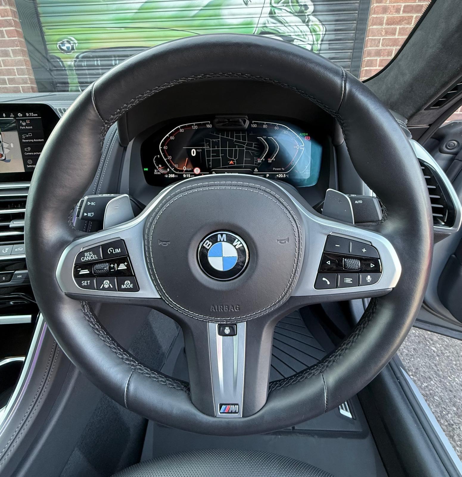 BMW 8 Series view 52