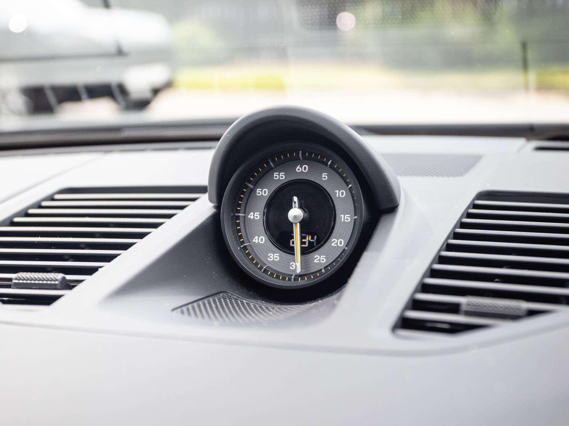 Porsche 911 view 20