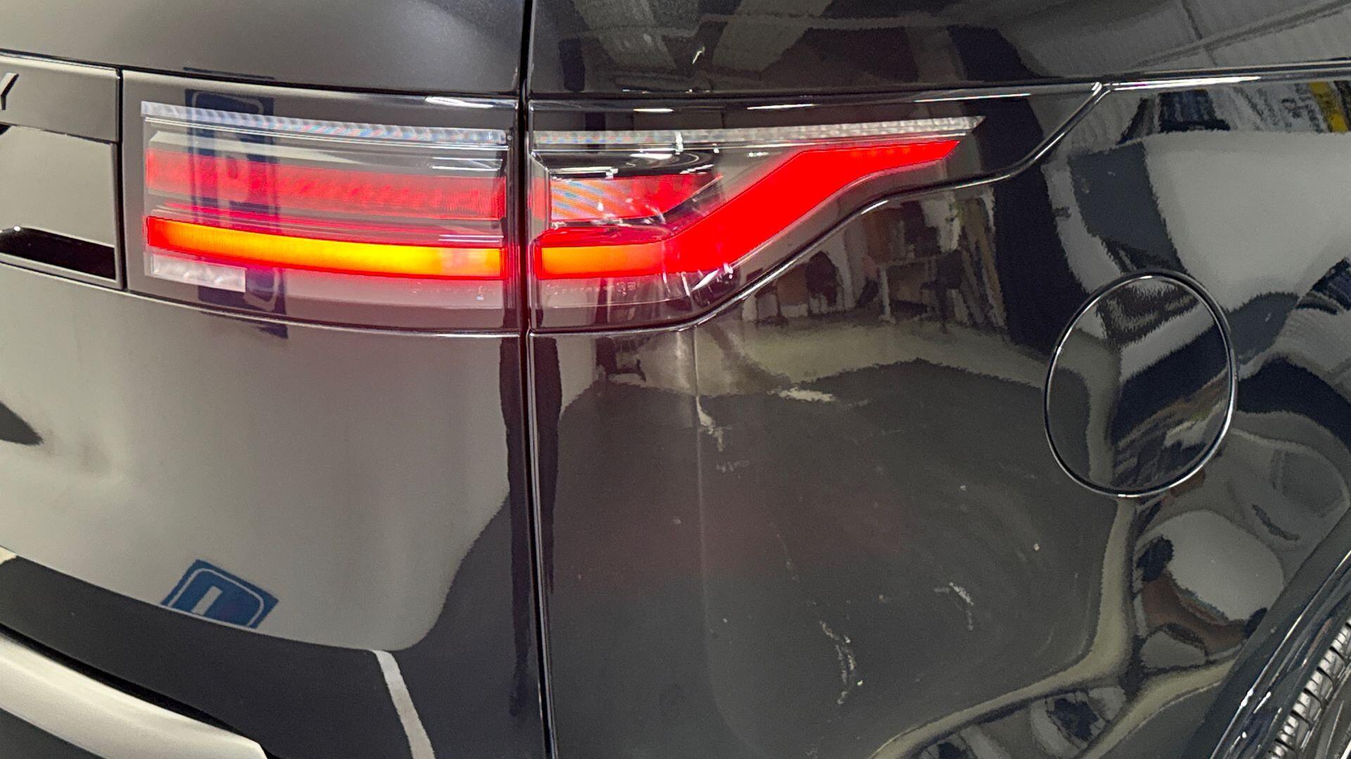 Land Rover Discovery view 19