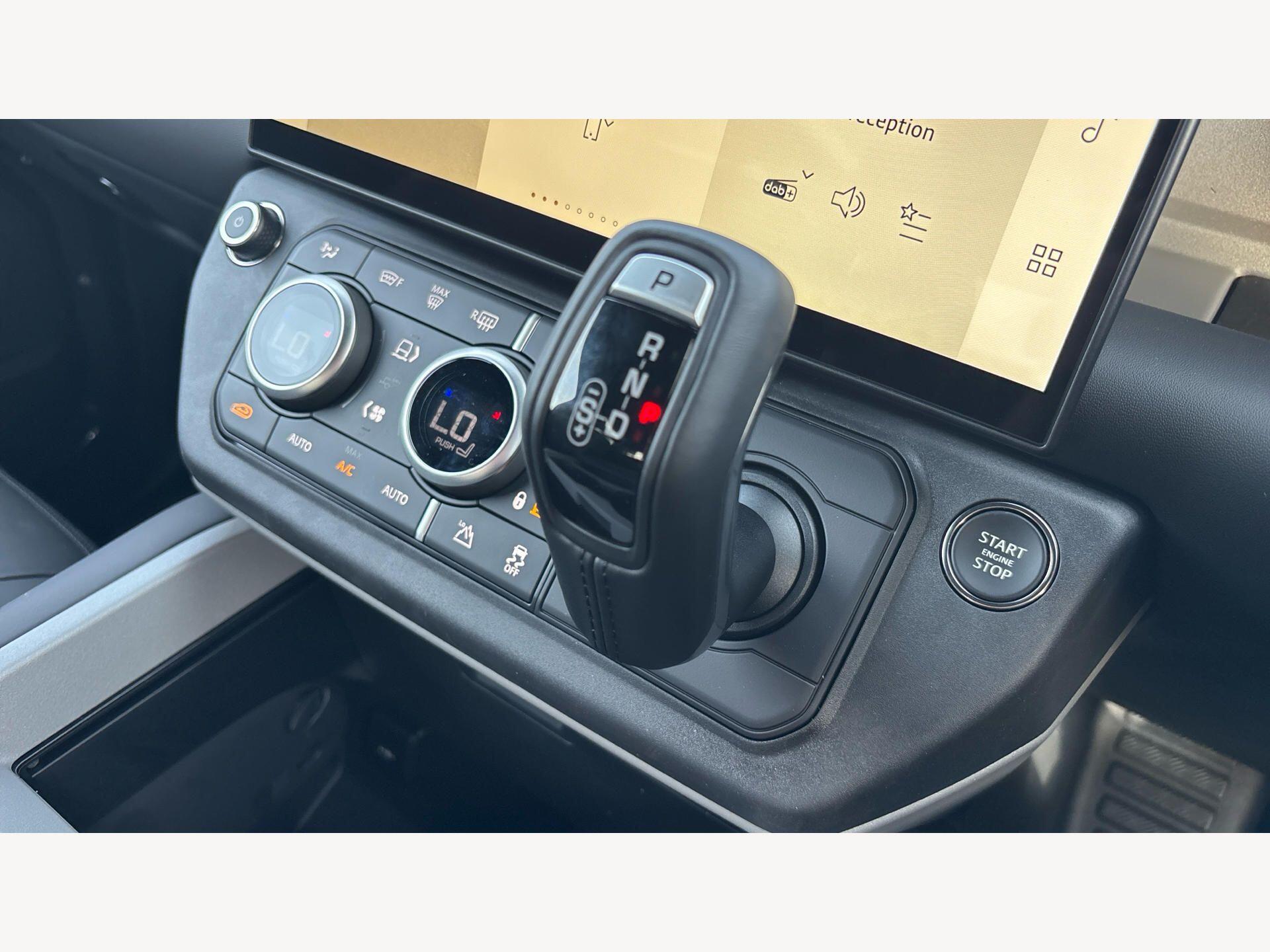 Land Rover Defender view 16