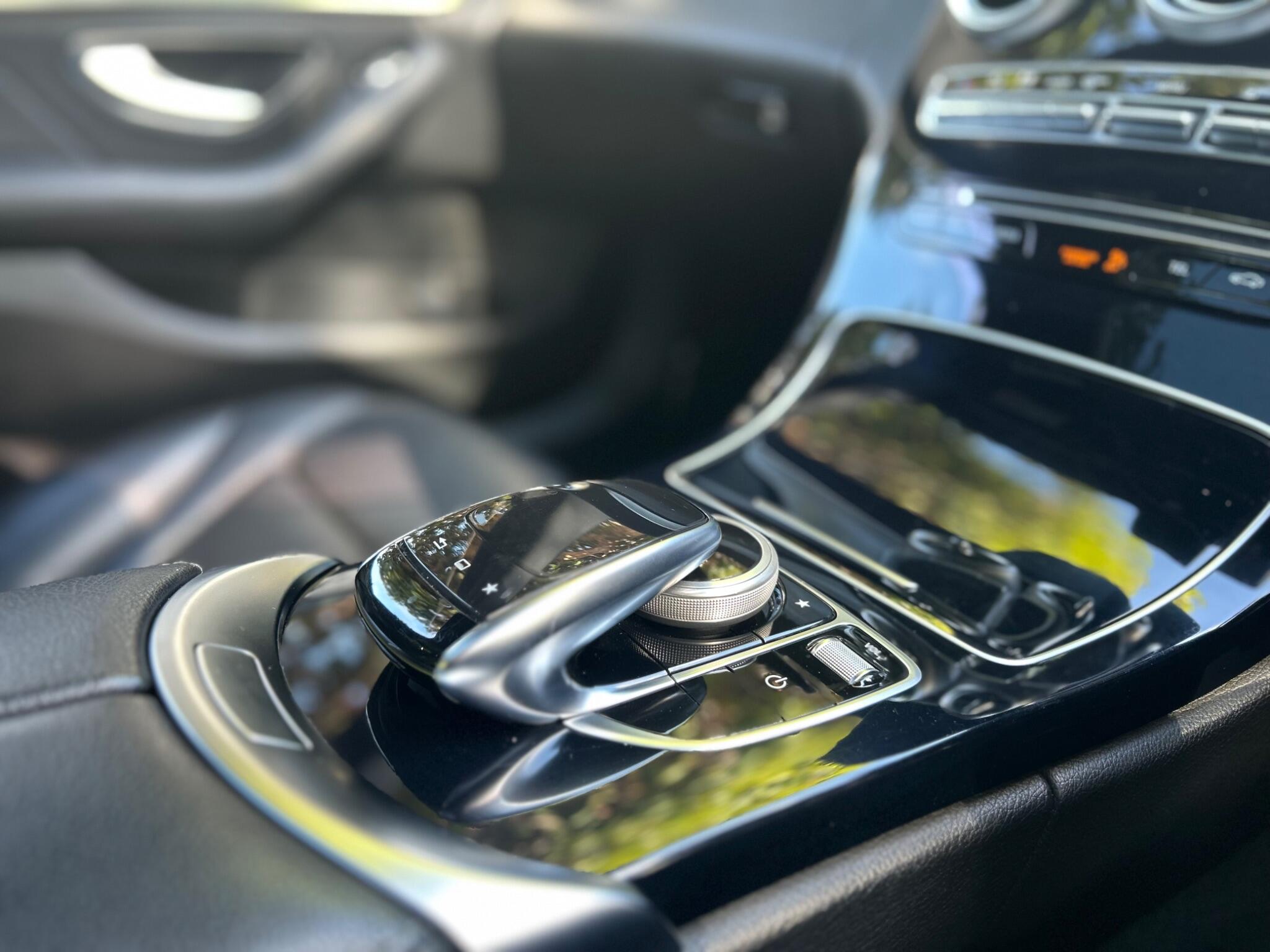 Mercedes-Benz C-Class view 25
