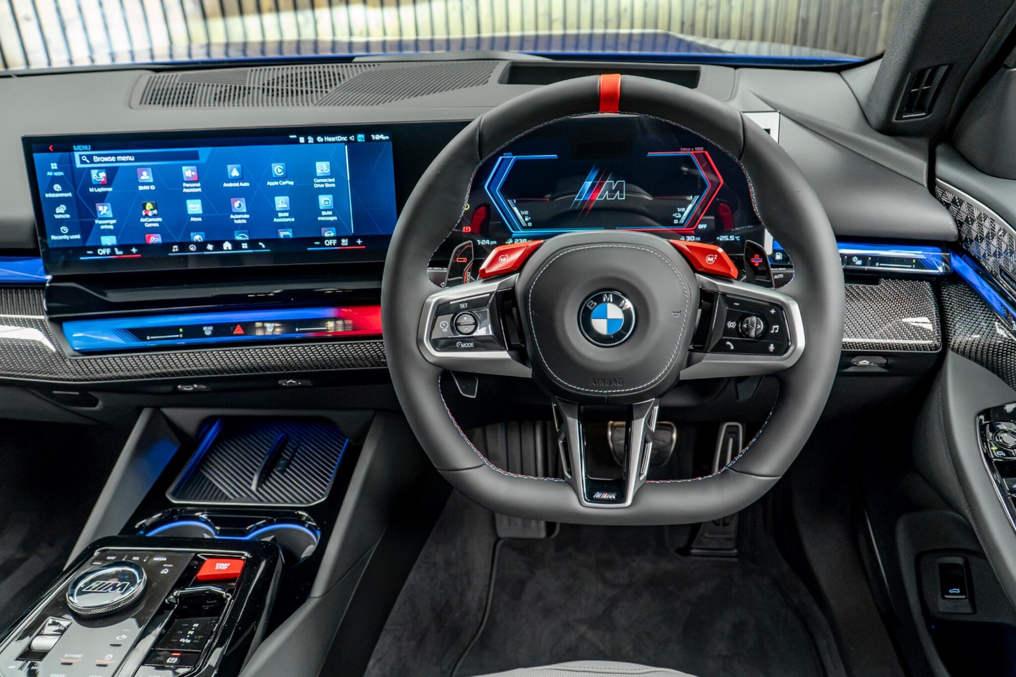 BMW M5 view 26