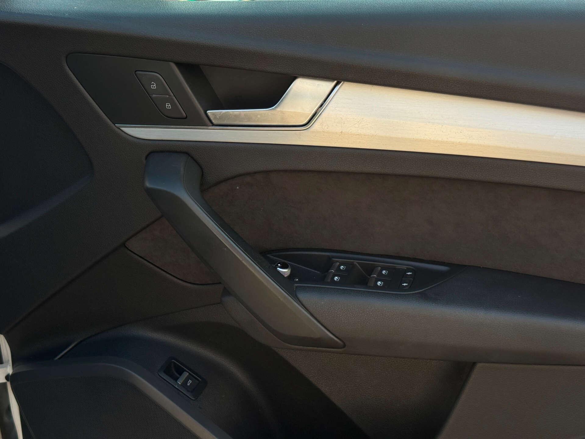 Audi Q5 view 21
