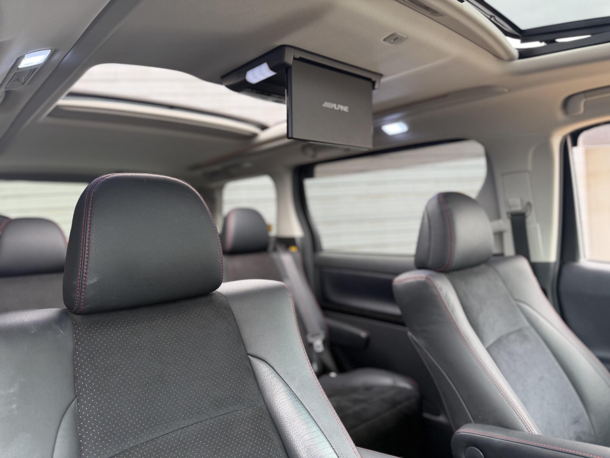 Toyota Vellfire view 4