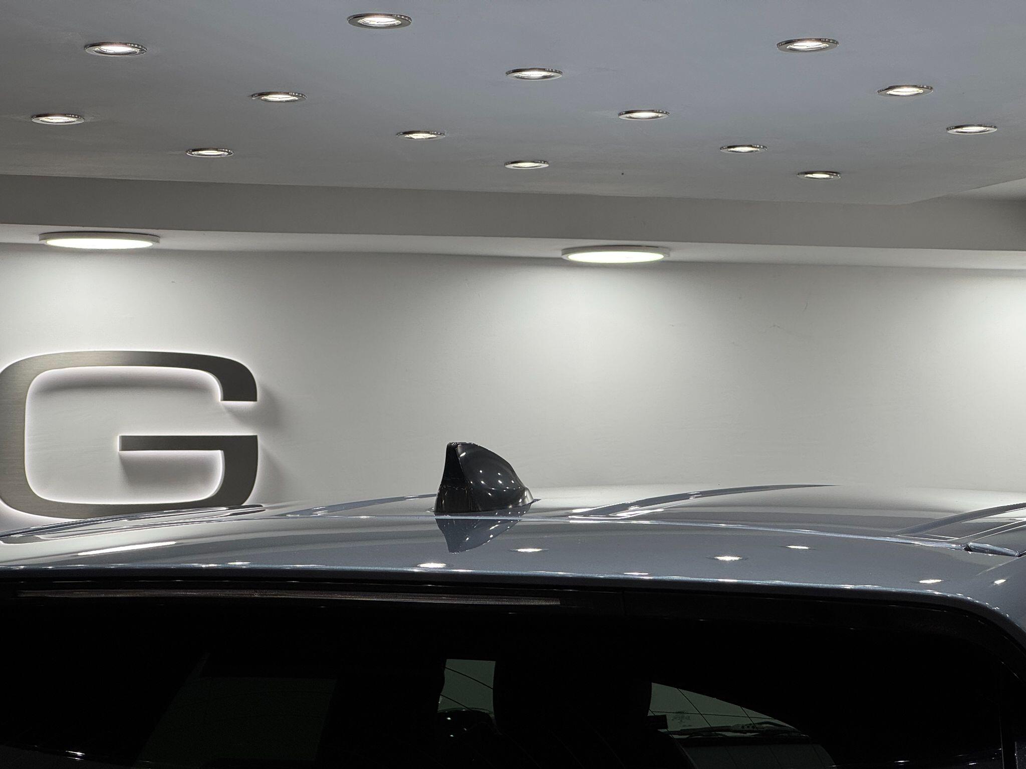 Land Rover Discovery Sport view 27