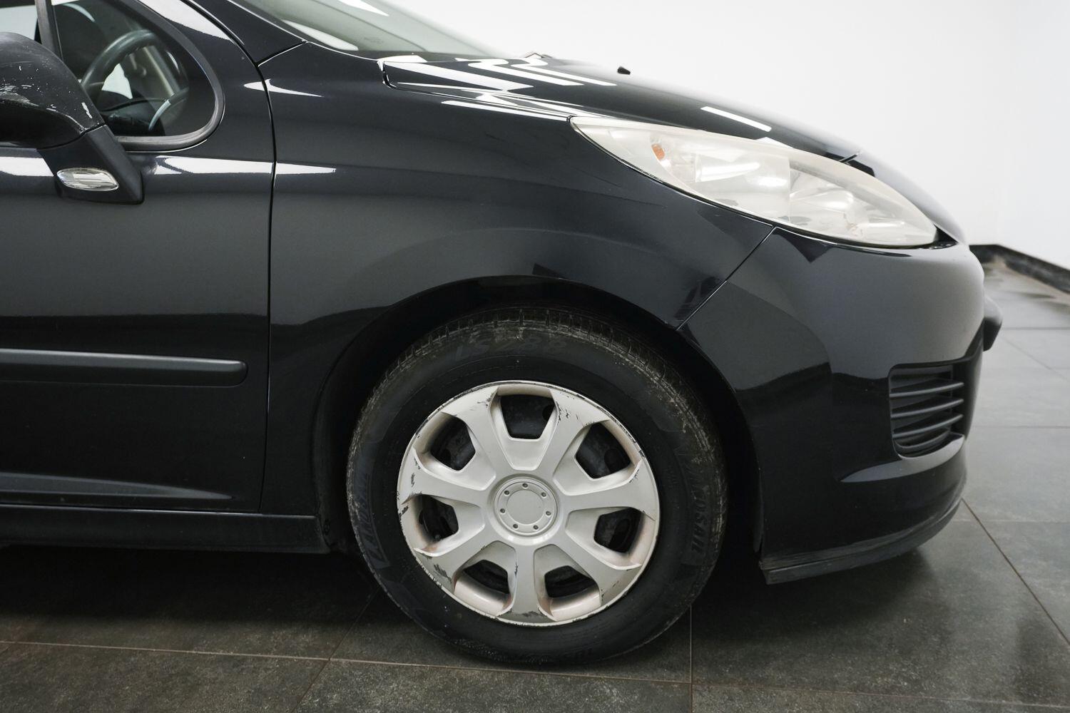 Peugeot 207 SW view 5