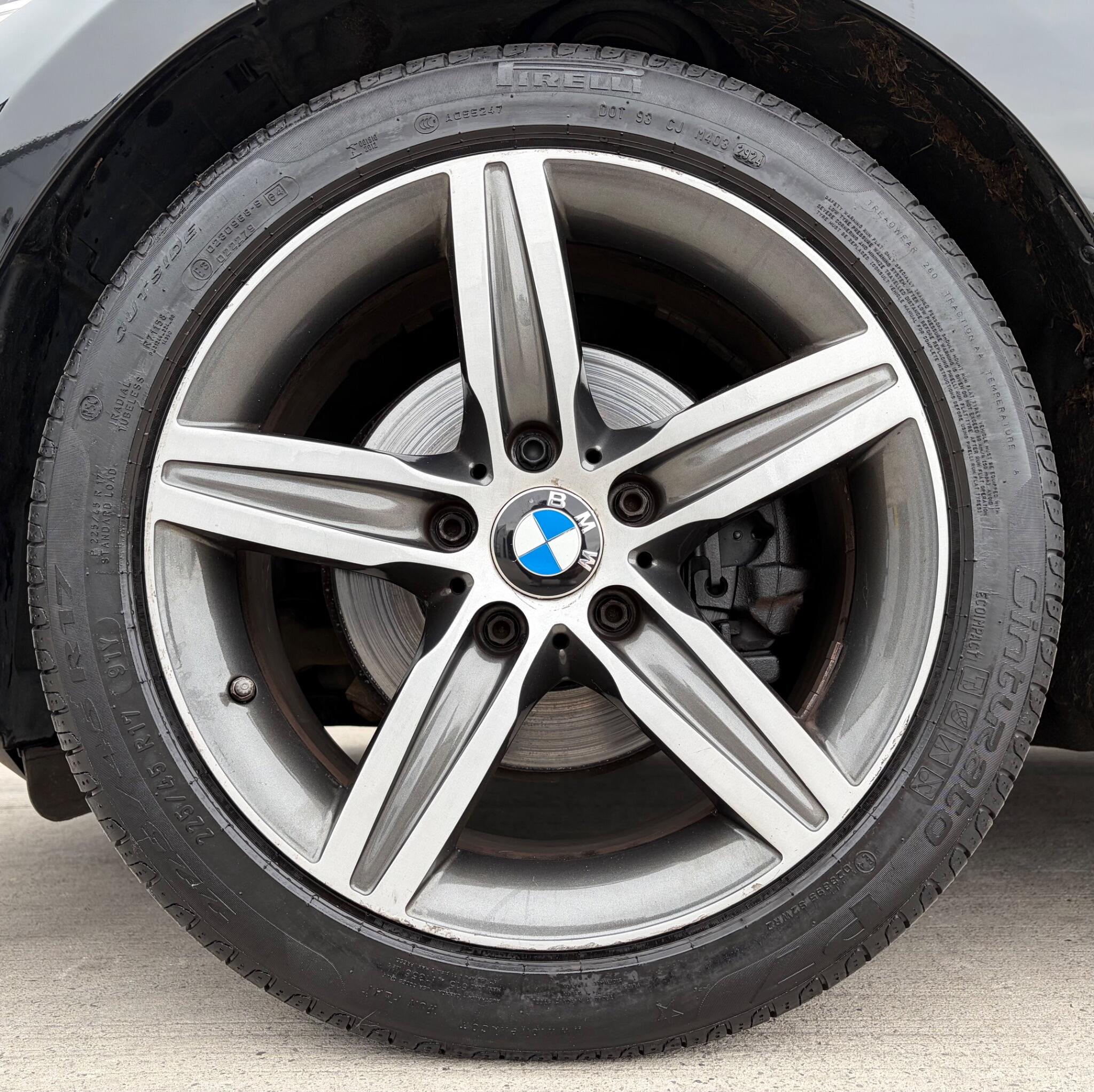 BMW 1 Series view 23