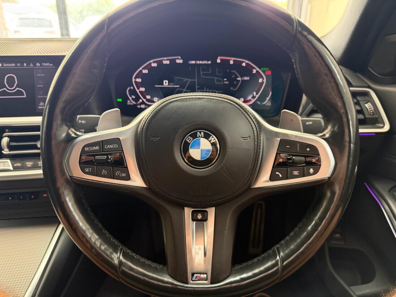 BMW 3 Series view 22