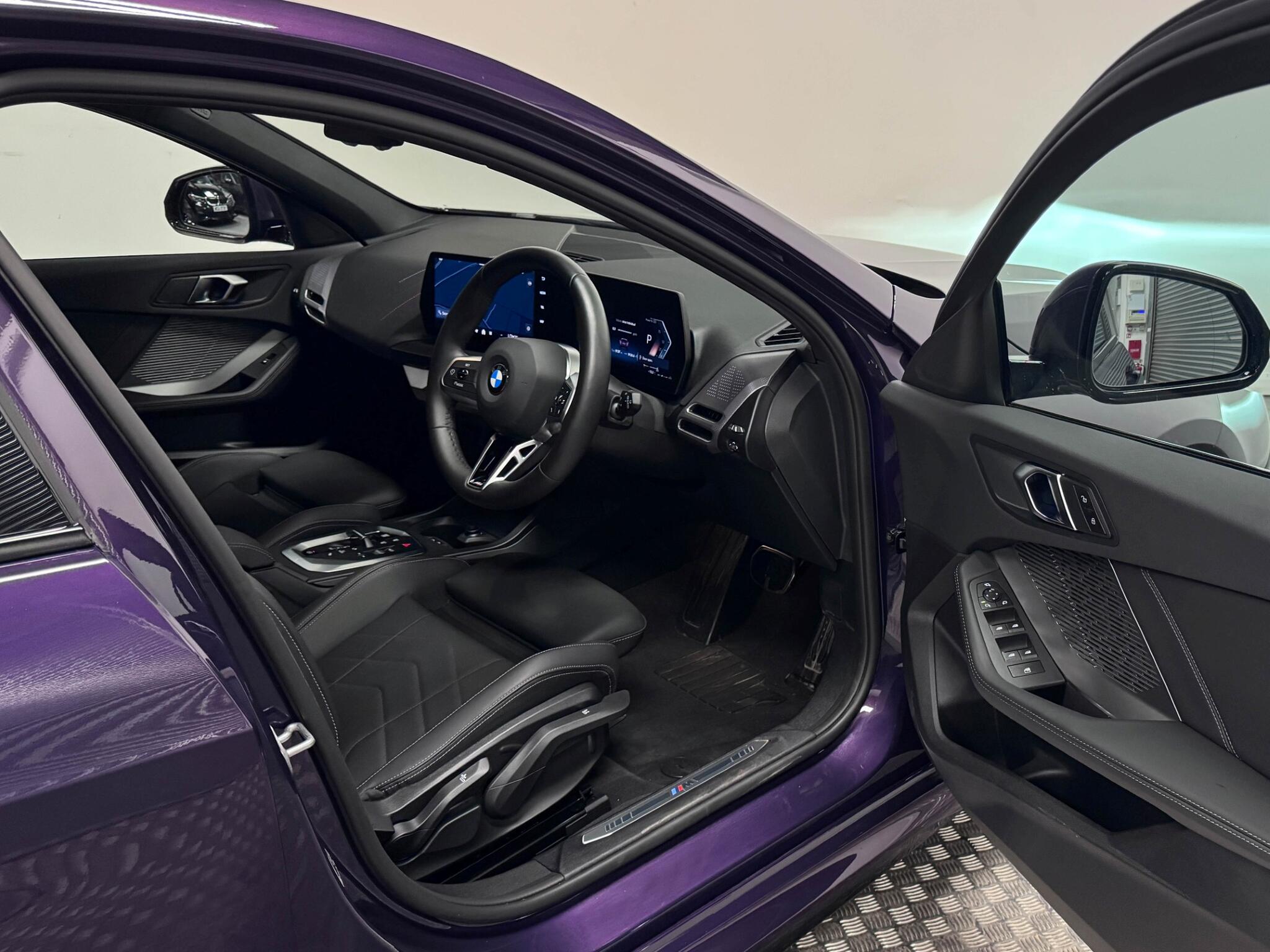 BMW 1 Series view 28