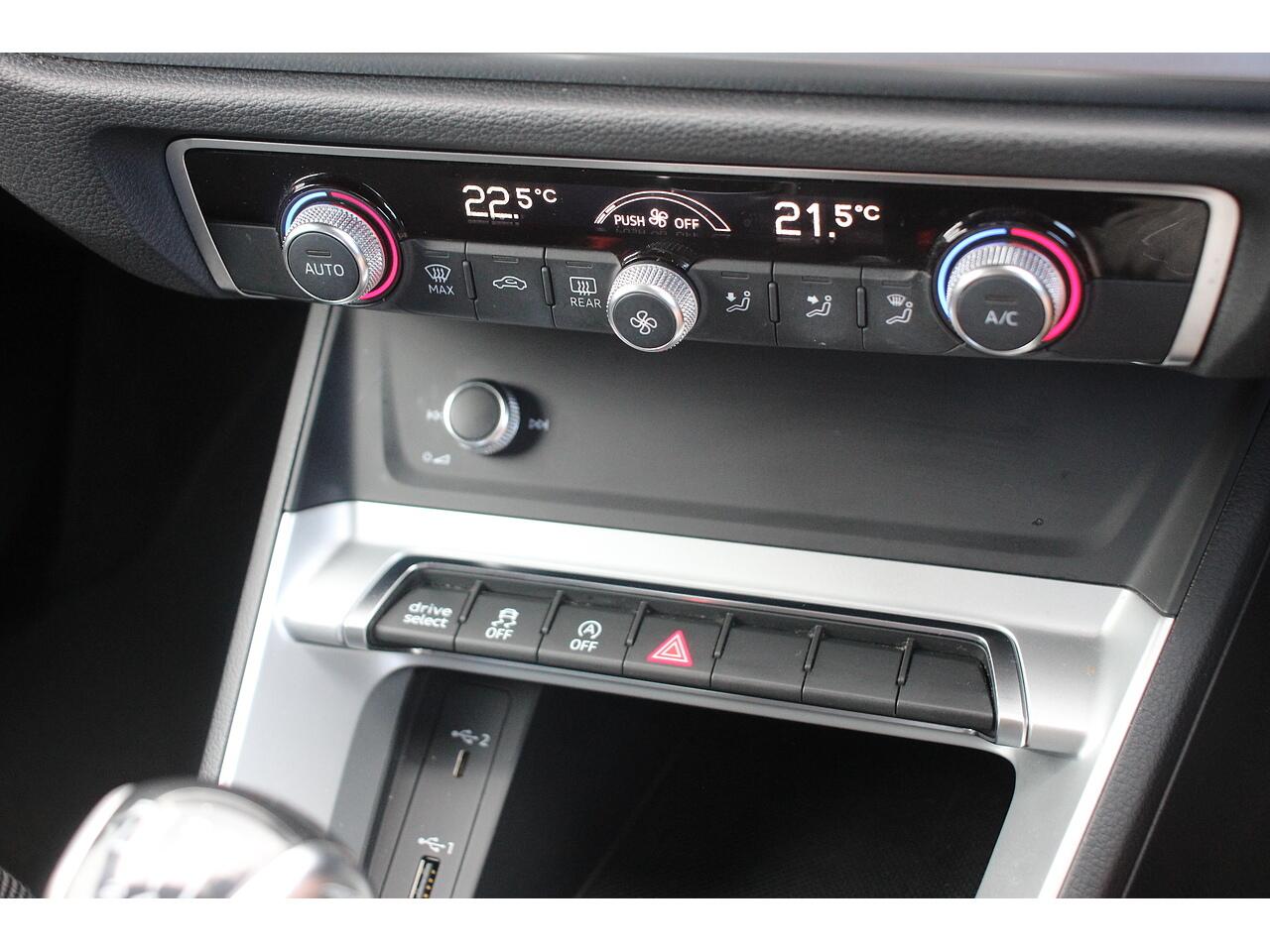 Audi Q3 view 22