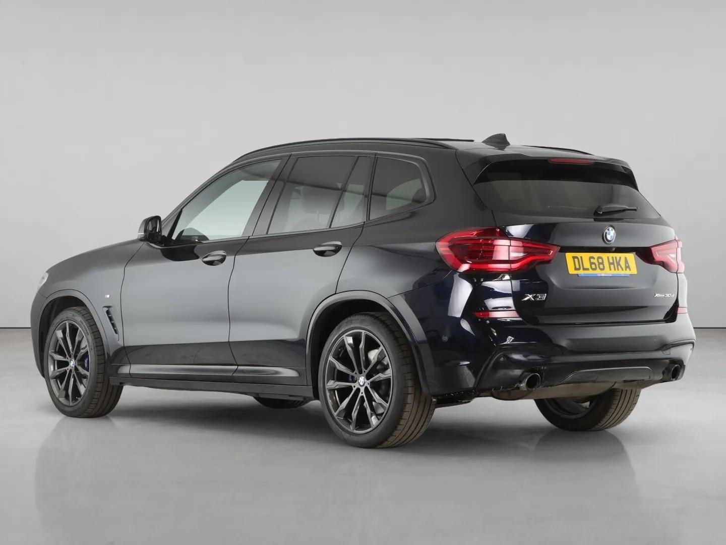 BMW X3 view 9