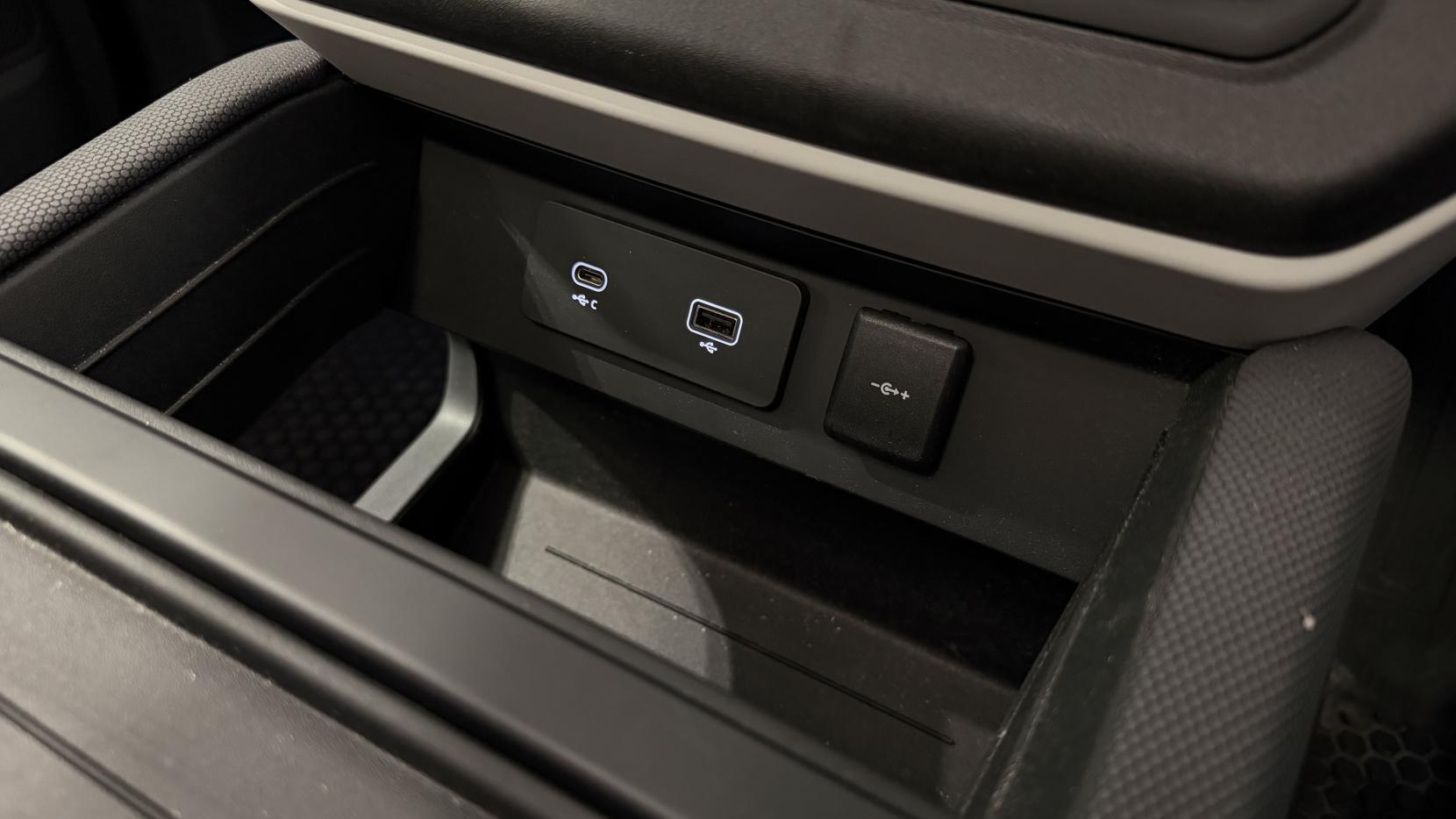 Land Rover Defender view 20