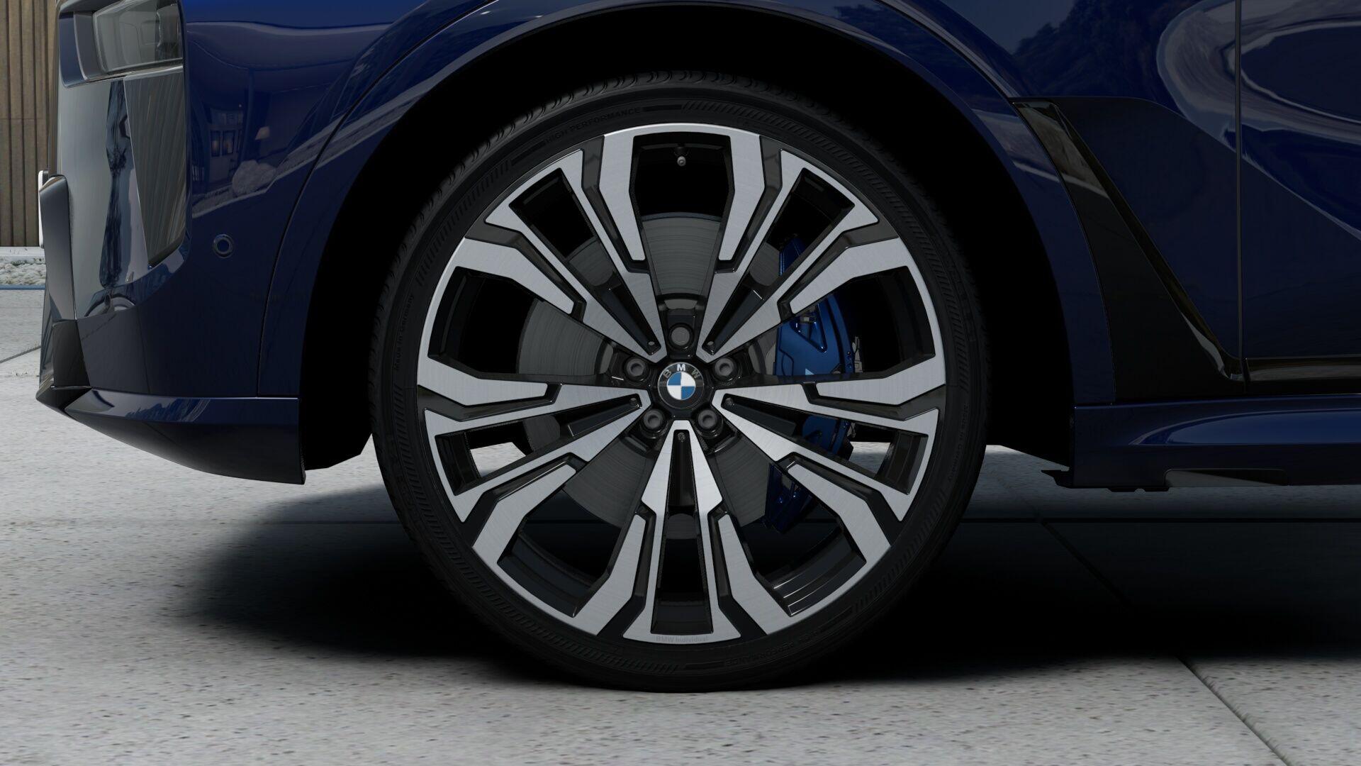 BMW X7 view 10